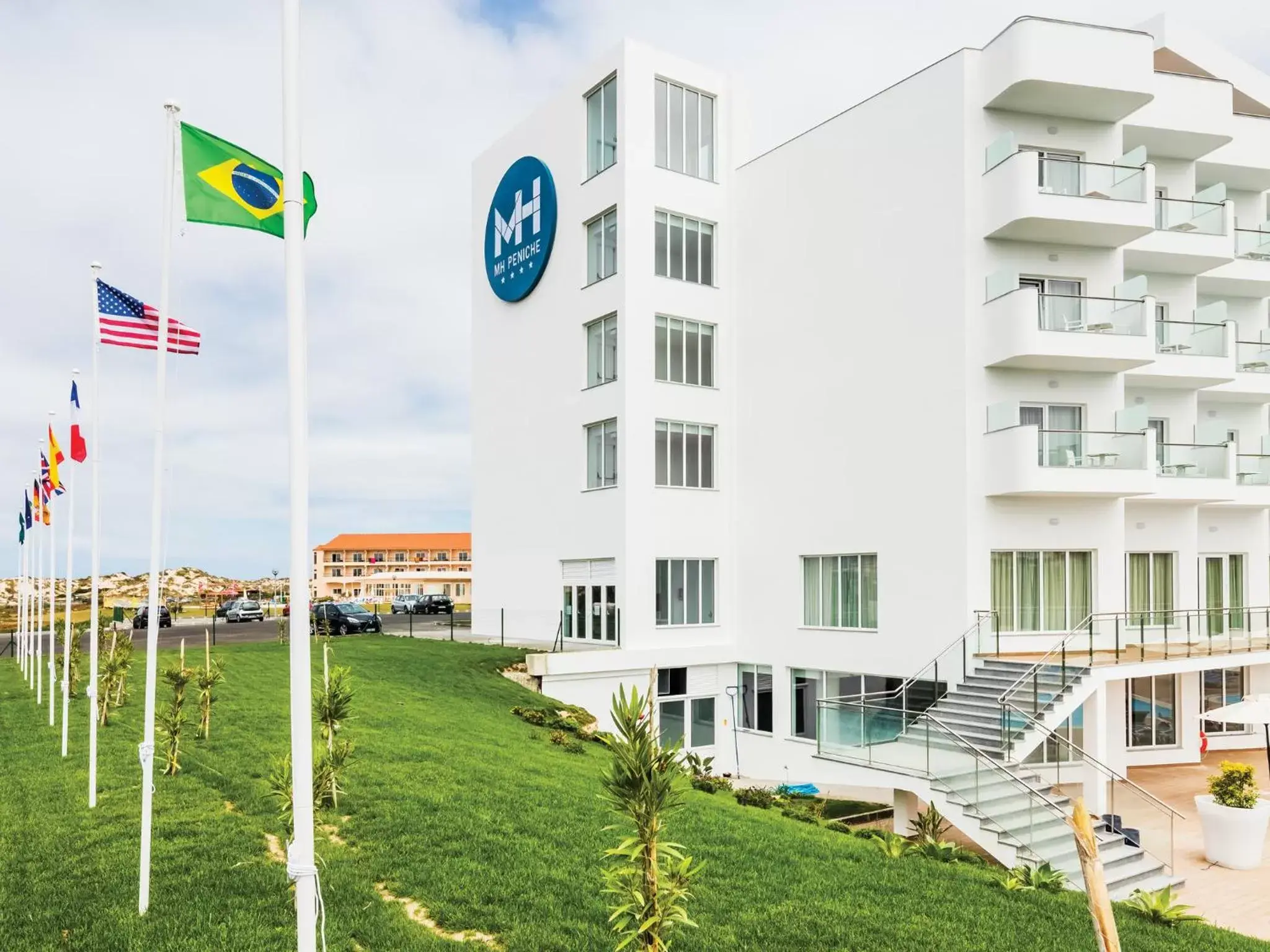 Facade/entrance, Property Building in MH Peniche