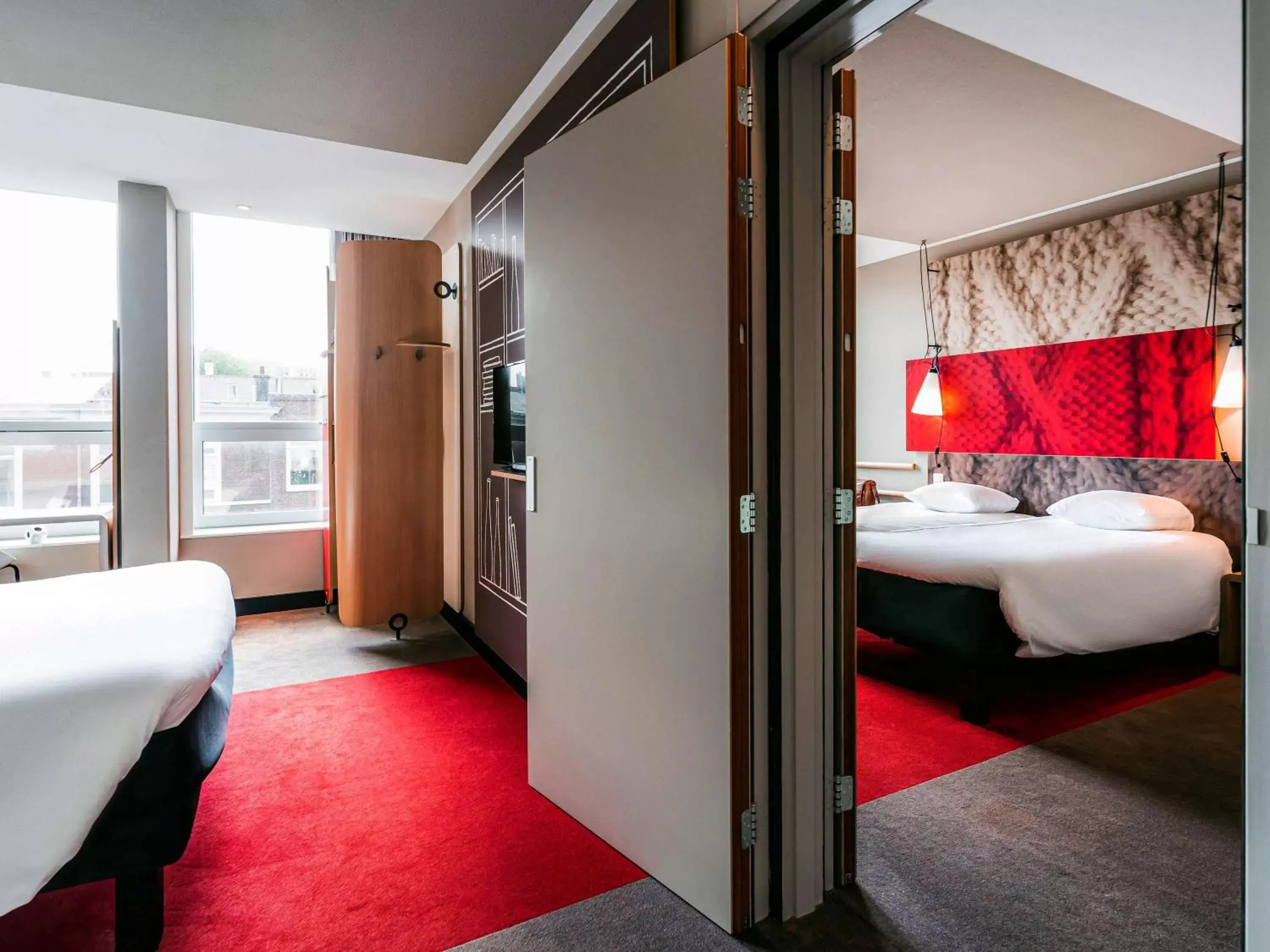 Bedroom, Bed in ibis Den Haag City Centre