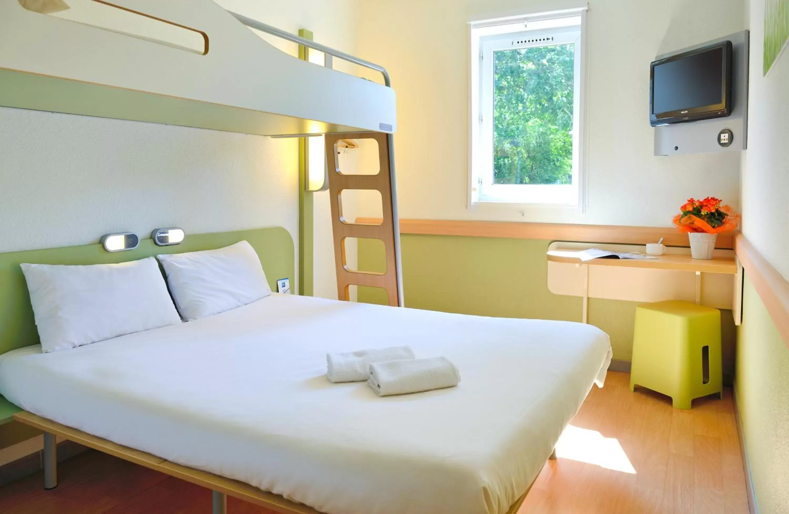 Double Room with Bunk Bed in ibis budget Marne la Vallée Bry sur Marne