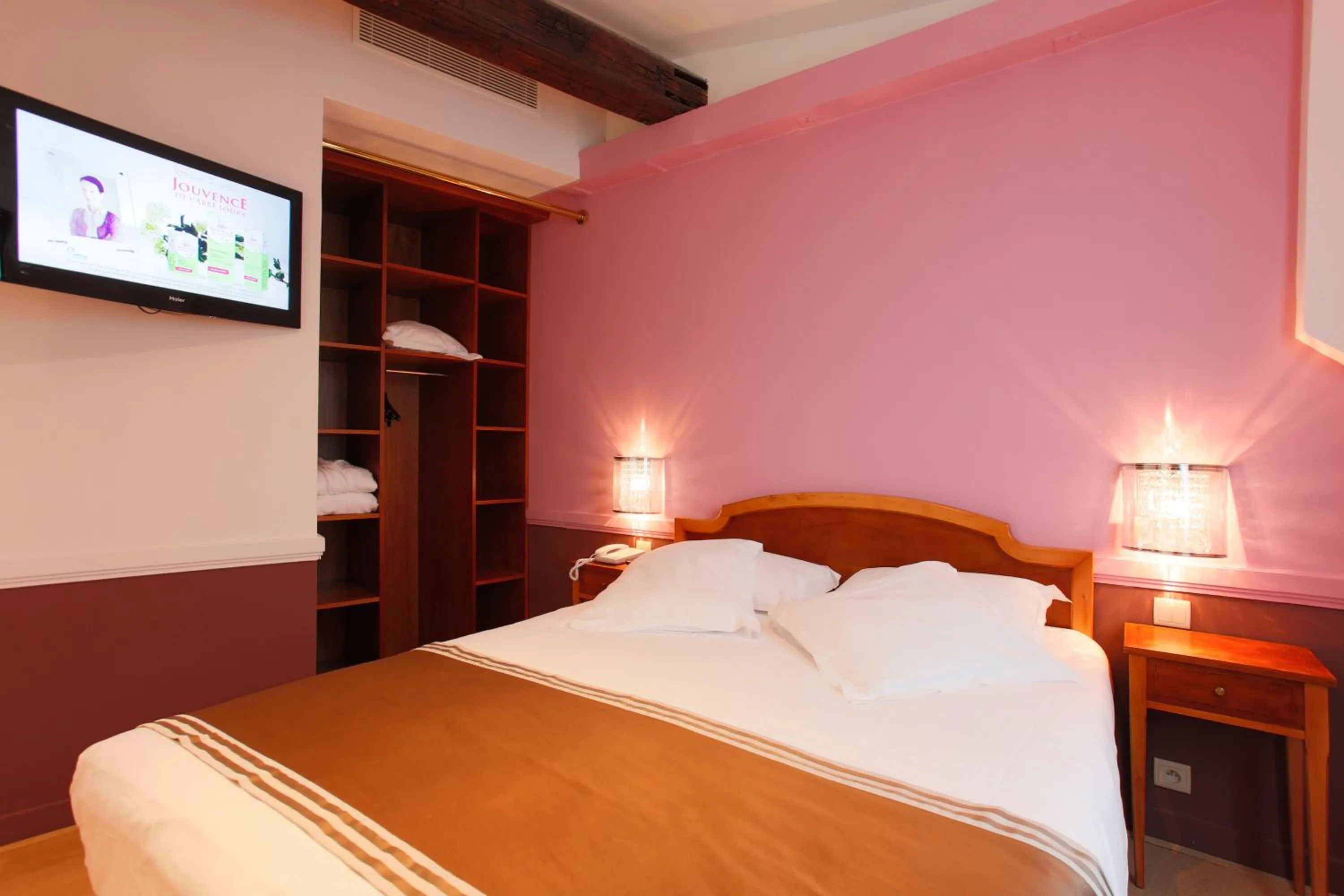 Bed in Hotel Atelier Vavin