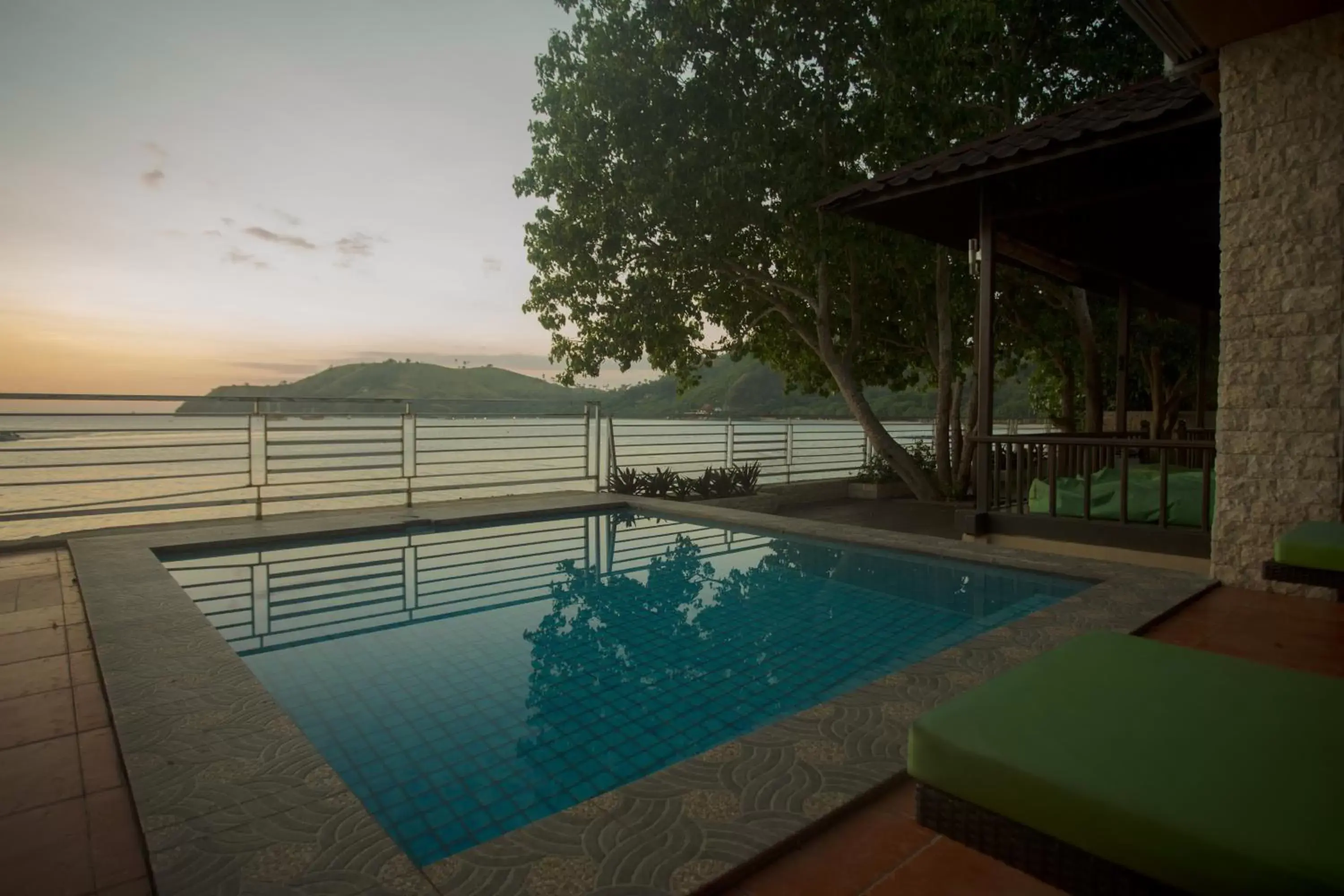 Swimming Pool in Sylvia Beach Villa