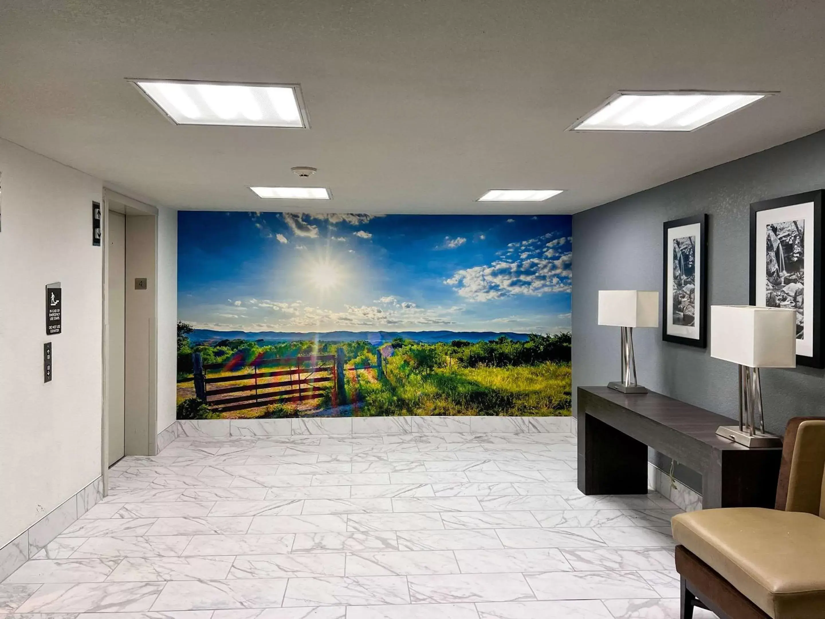 Lobby or reception in Clarion Pointe near Medical Center Lobby or reception in Clarion Pointe near Medical Center