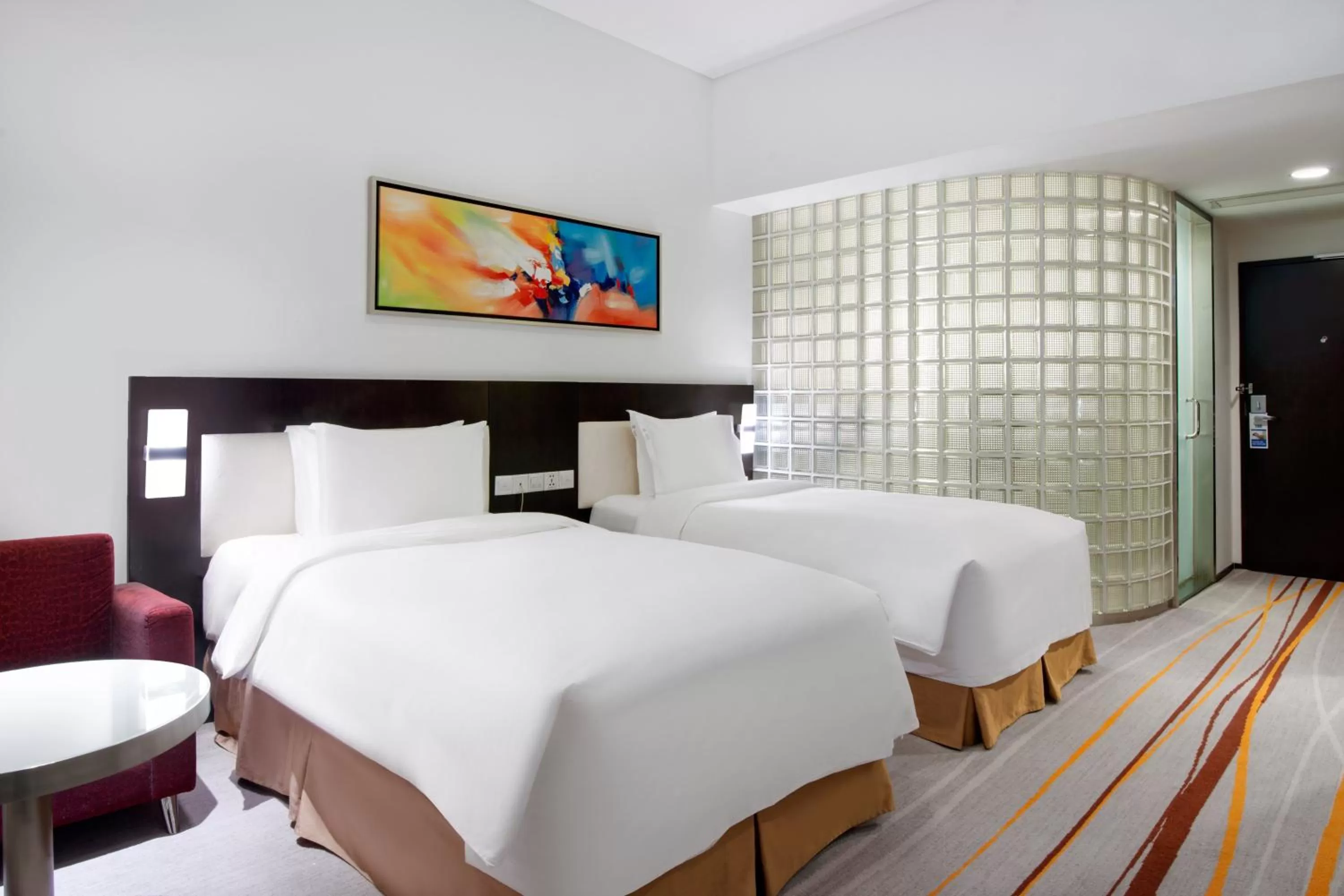 Photo of the whole room, Bed in Holiday Inn Express Chengdu Gulou-Tianfu Square Chunxi Road Branch