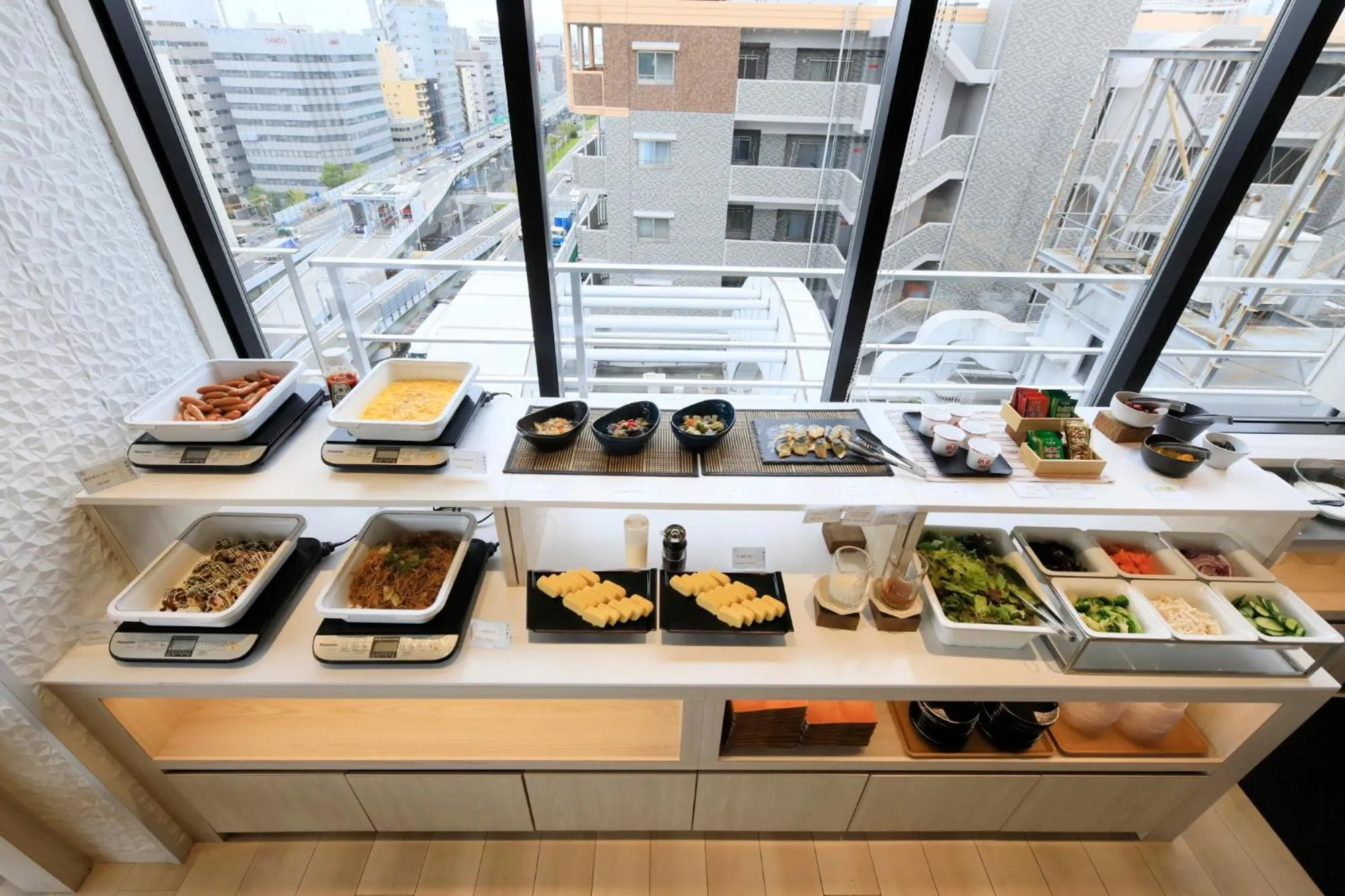 Restaurant/places to eat in S-peria Inn Osaka Hommachi