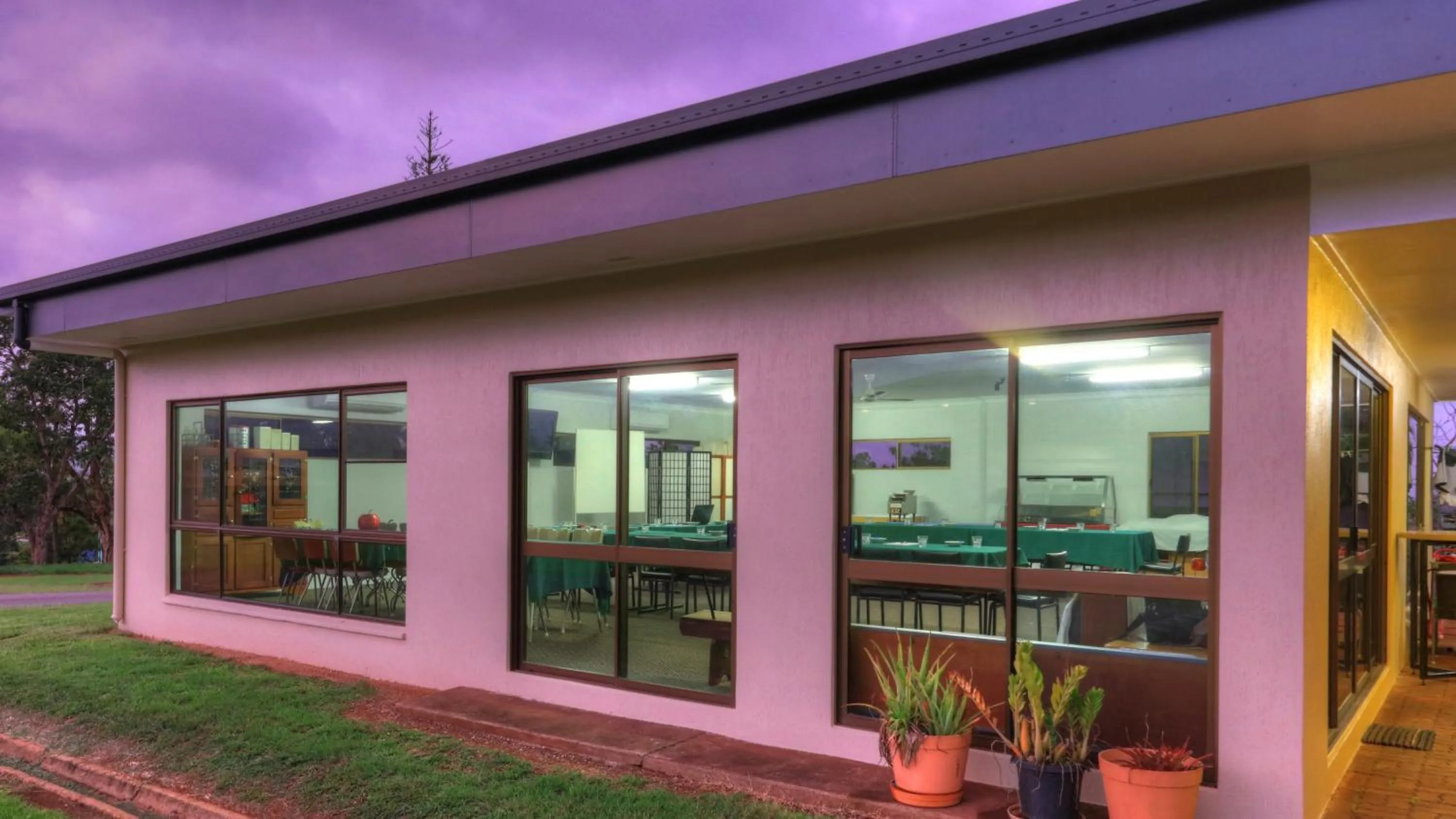 Banquet/Function facilities in Atherton Motel