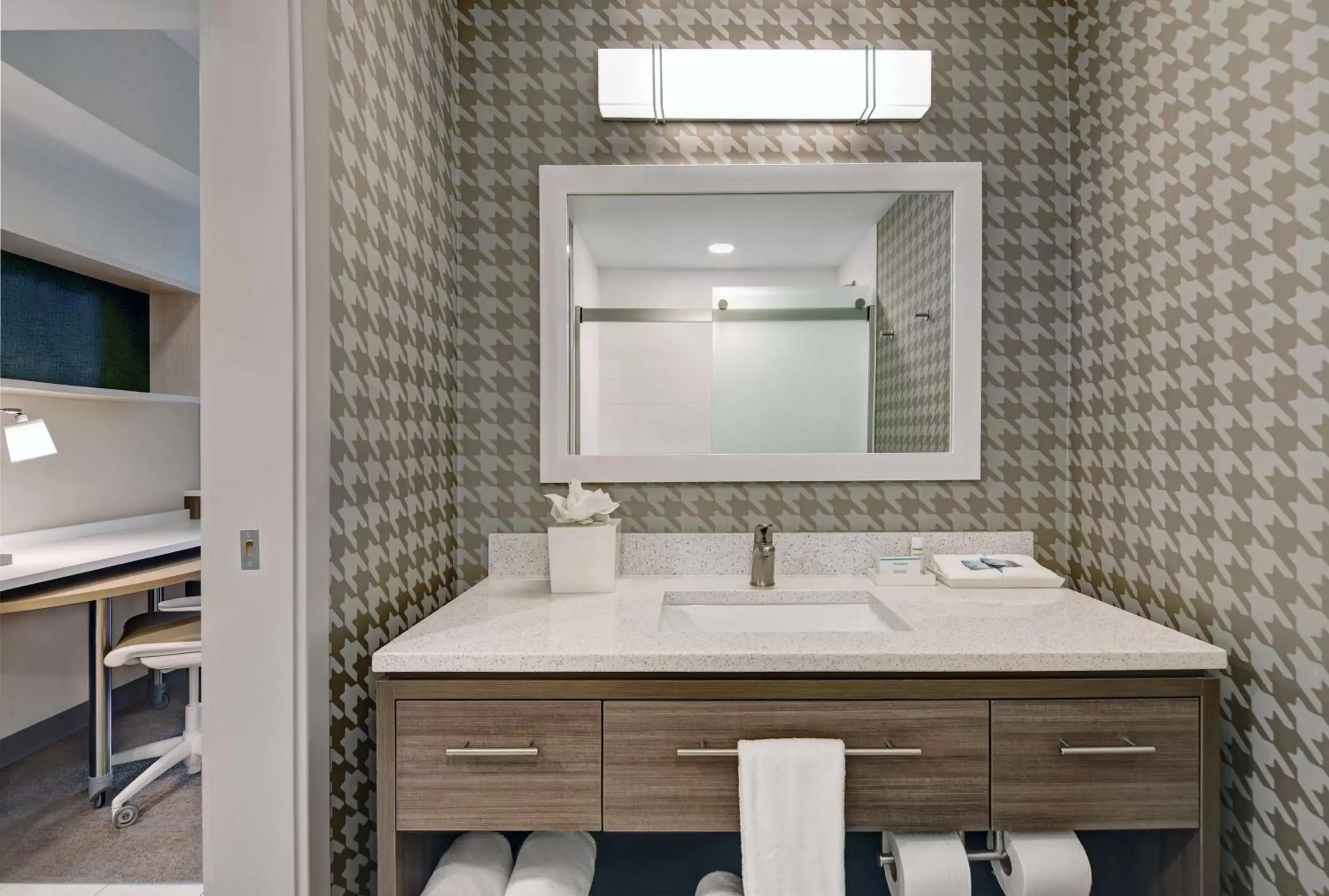 Bathroom in Home2 Suites By Hilton Bordentown