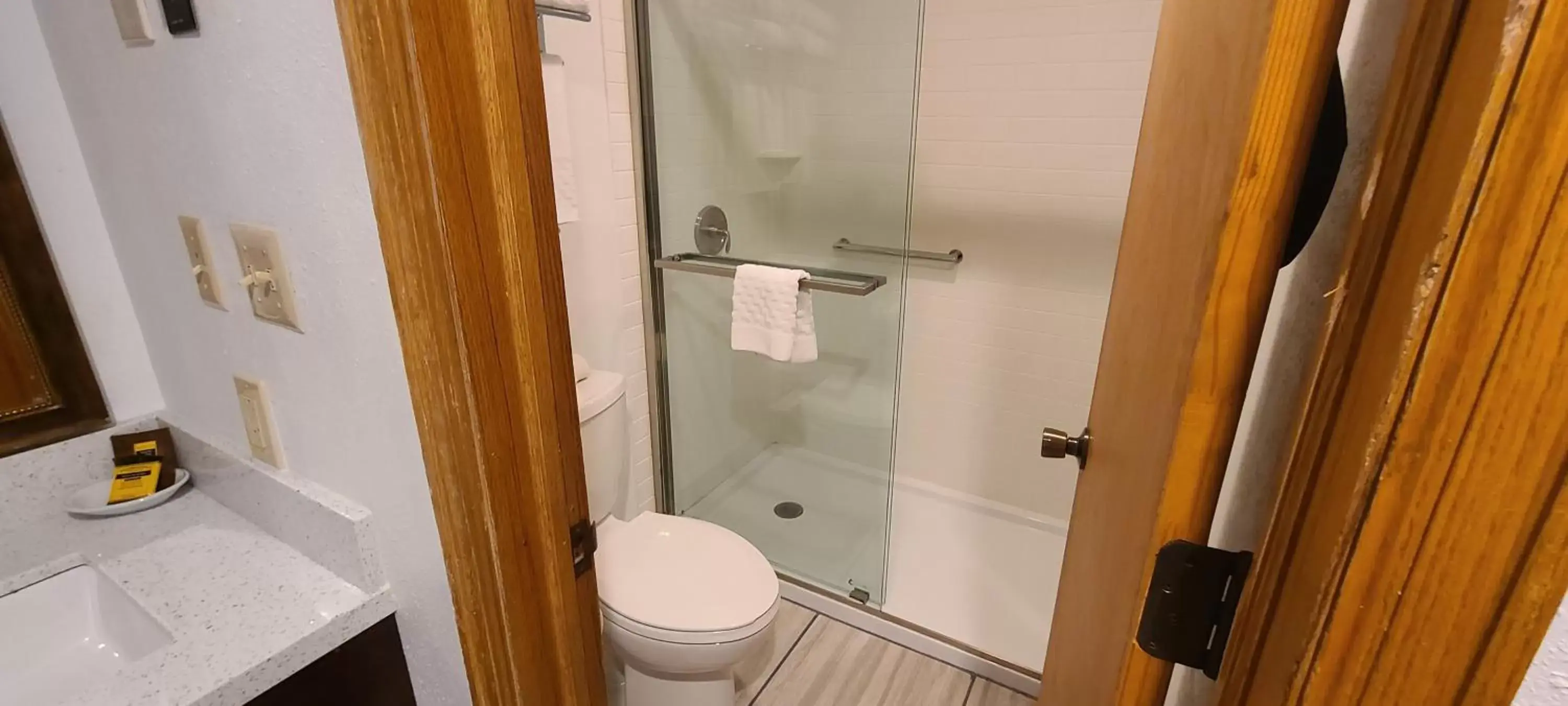 Shower, Bathroom in Best Western Plus Rio Grande Inn