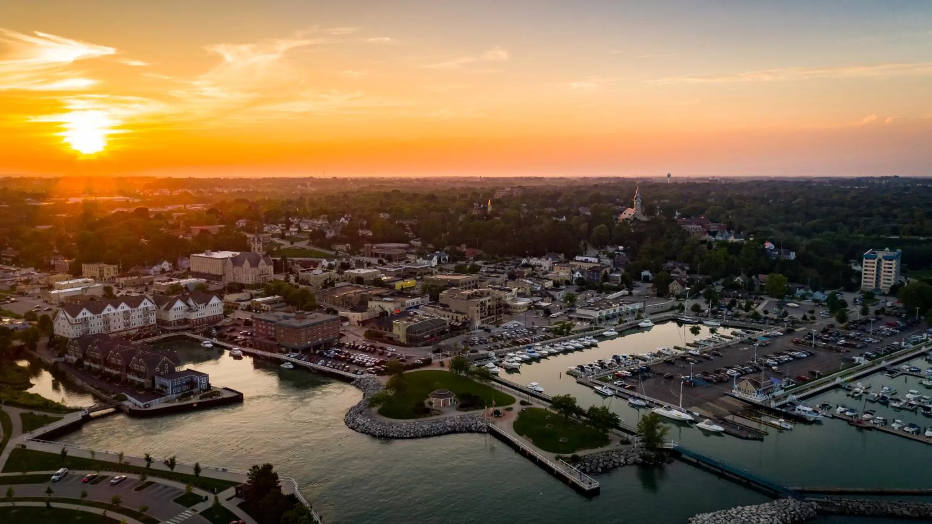 Bird's eye view in The Harborview on Lake Michigan, Ascend Hotel Collection