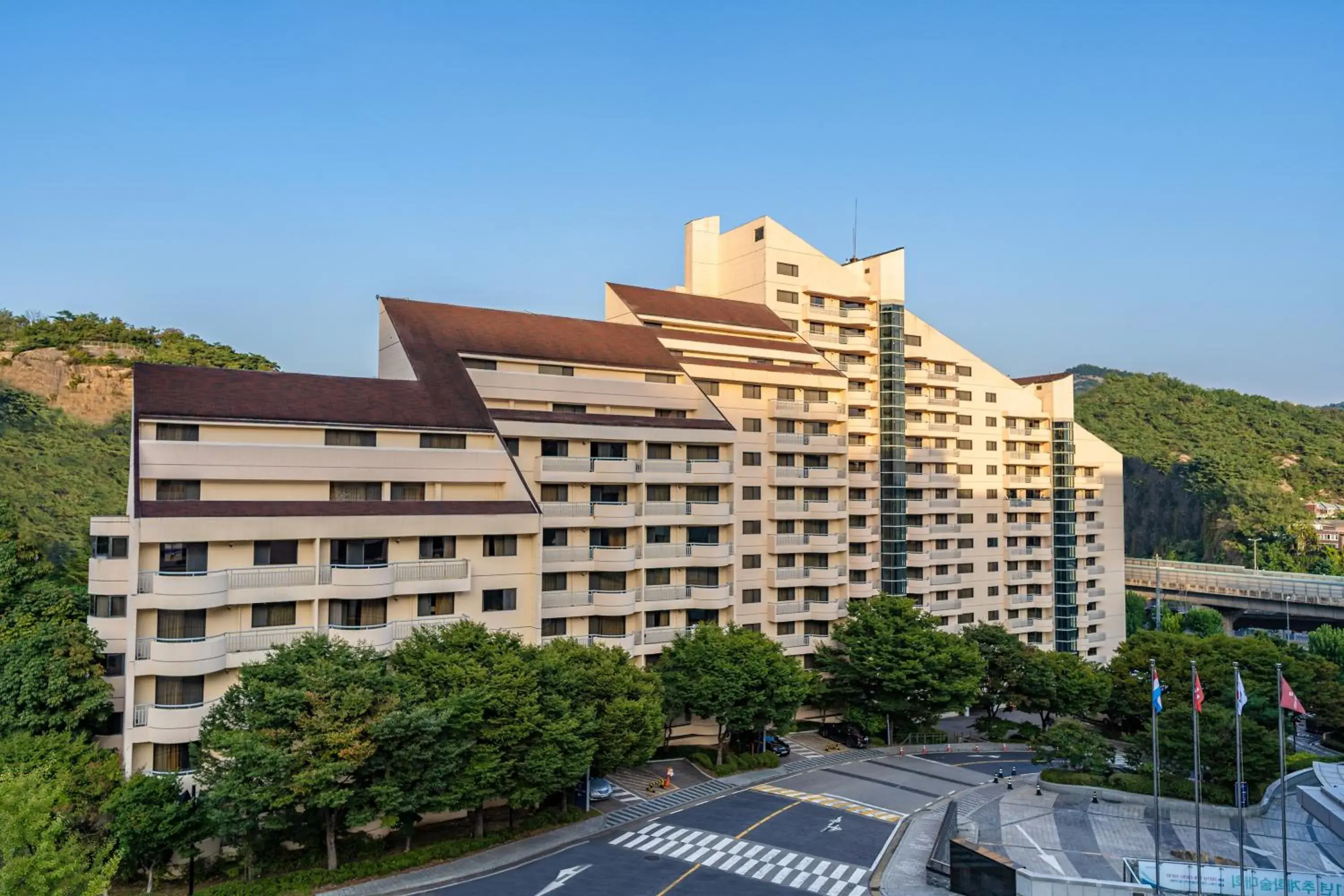 Property Building in Swiss Grand Hotel Seoul