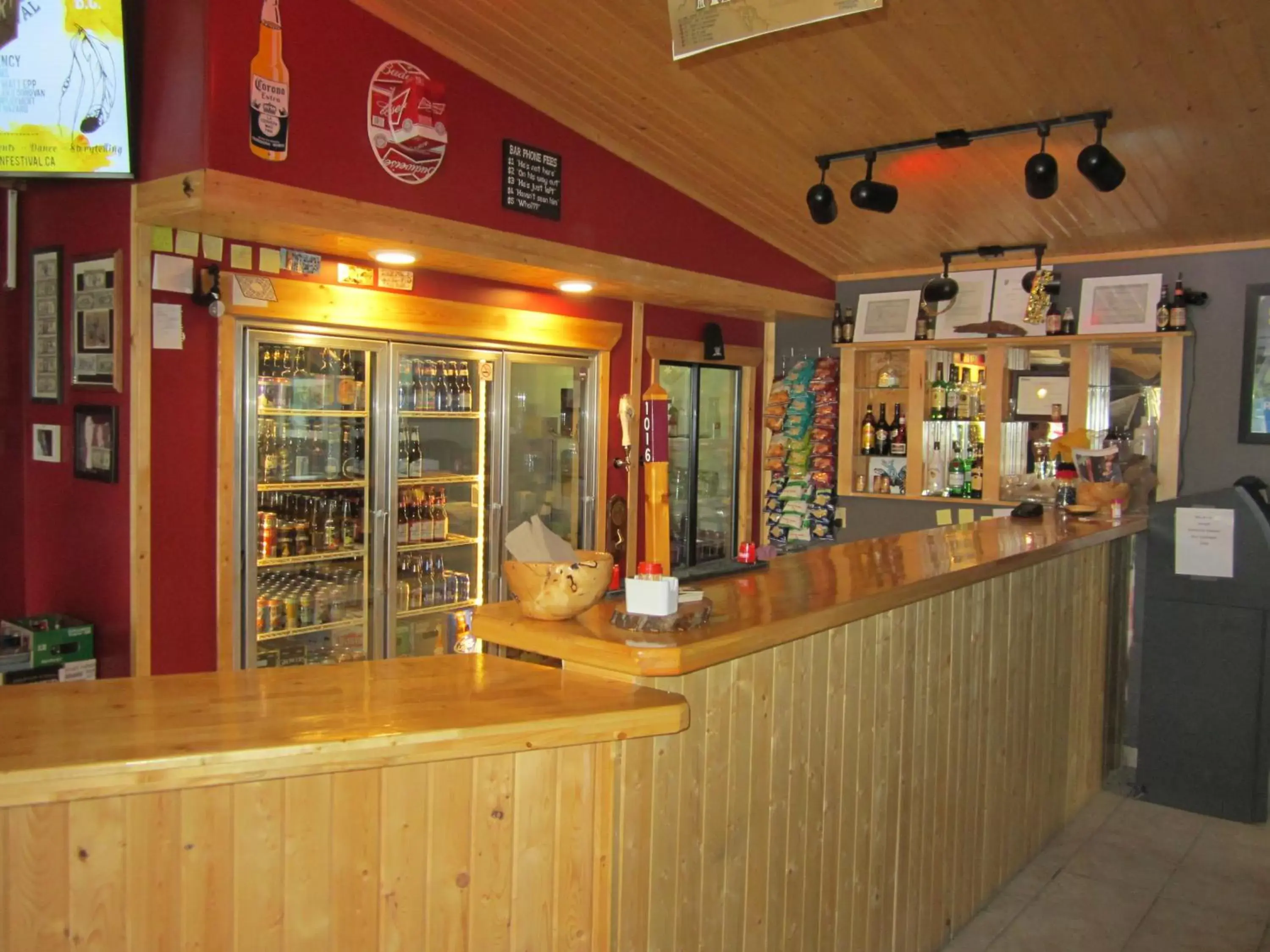 Lounge or bar in Alcan Motor Inn