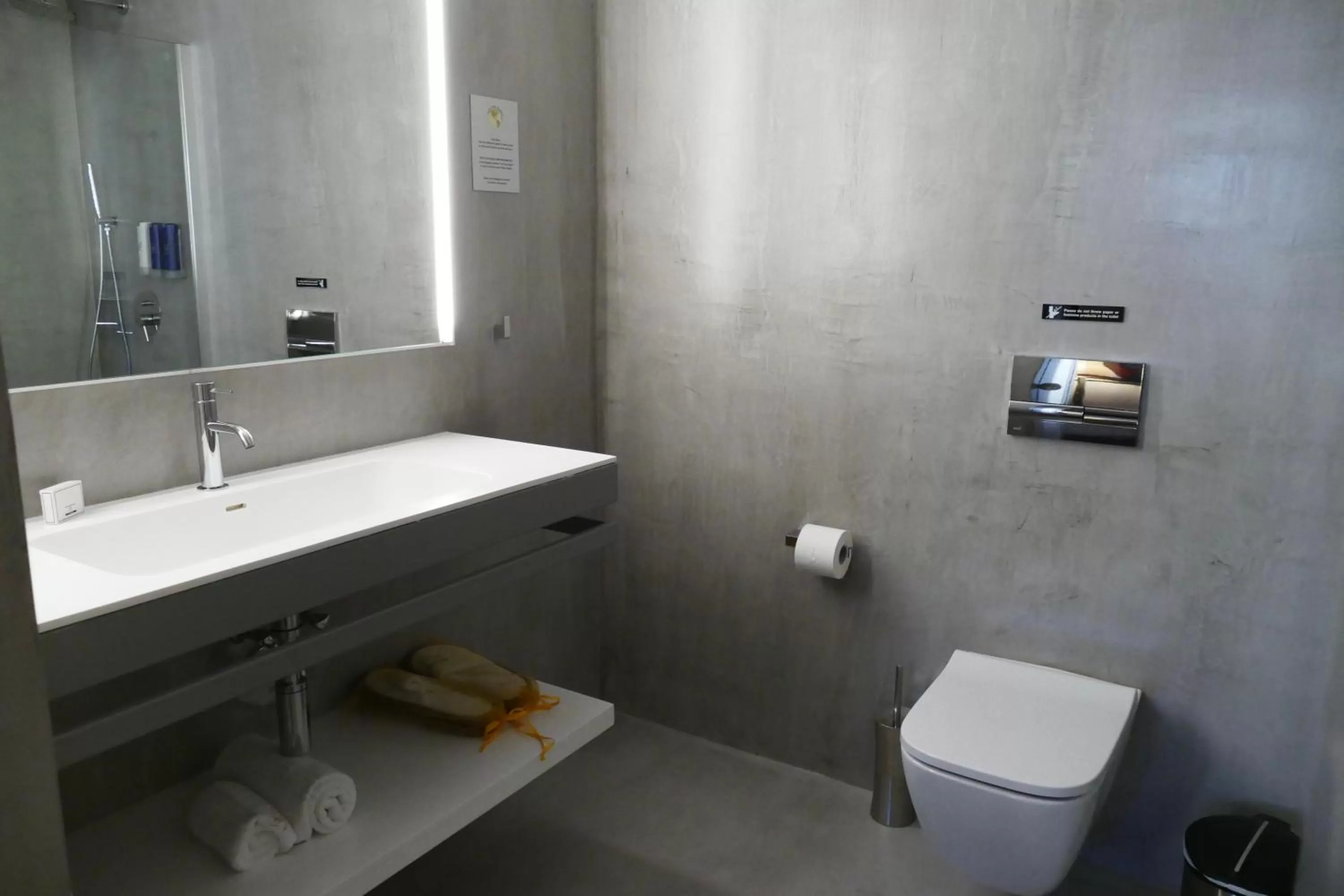 Bathroom in Madama Residence