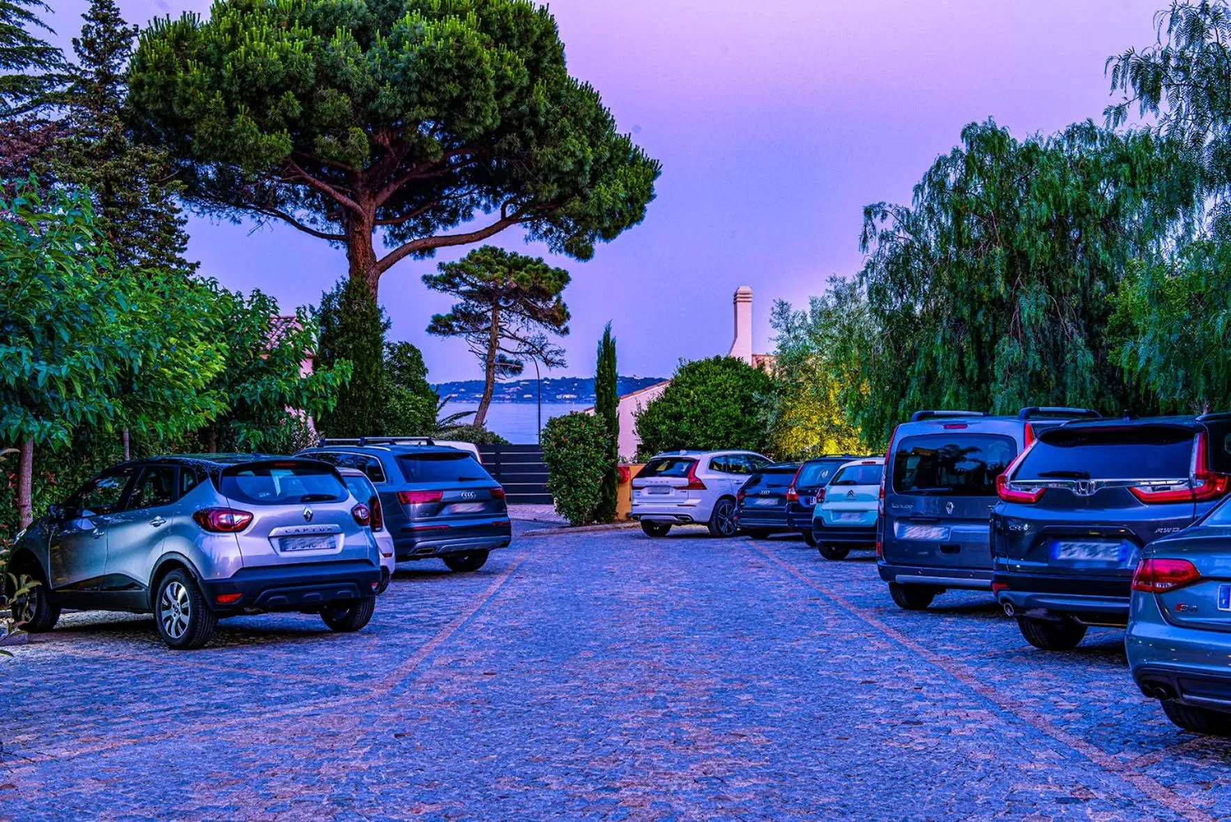Parking in Best Western Premier Montfleuri