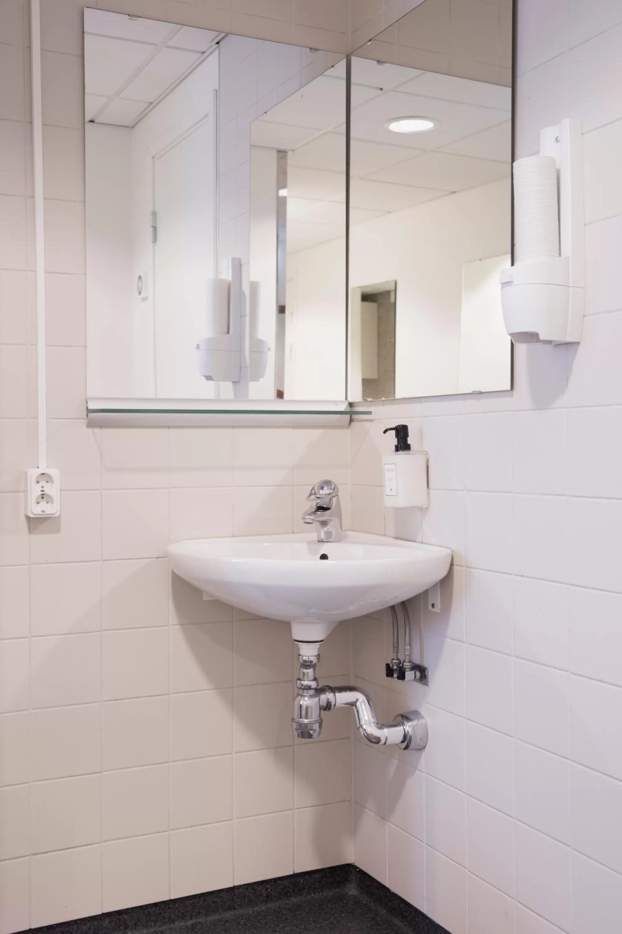 Property building in Kom Family