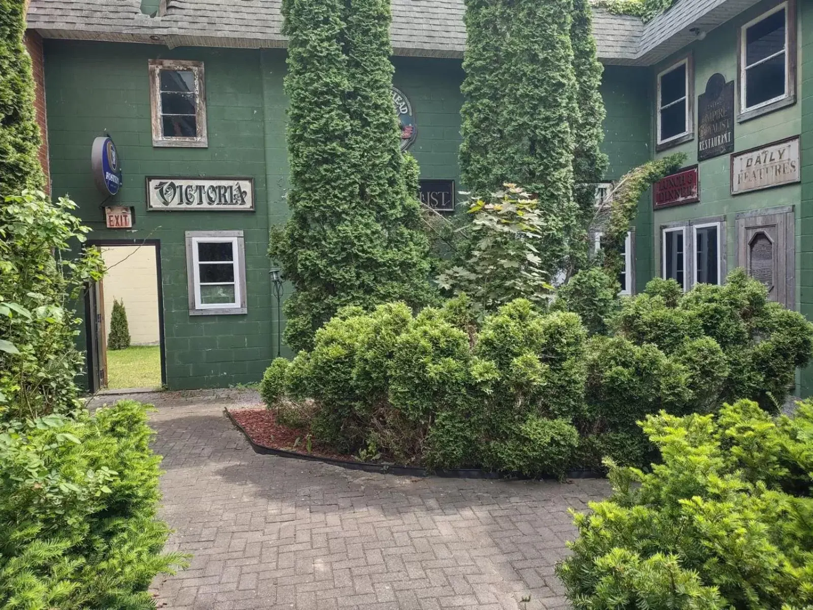 View (from property/room), Property Building in The King George Inn