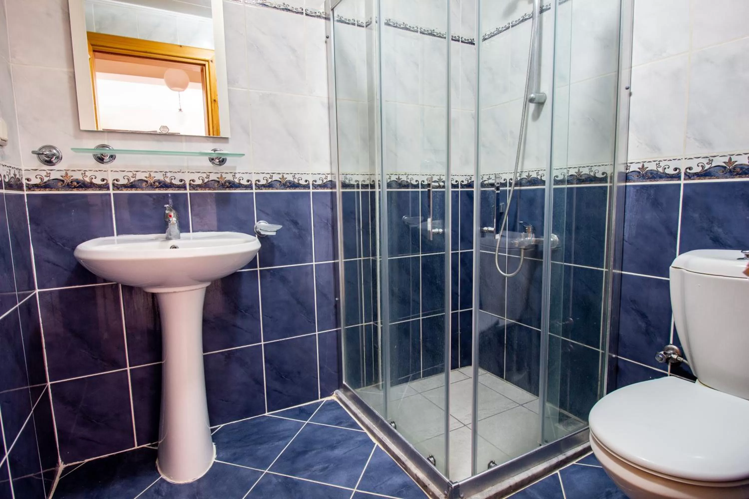 Bathroom in Tayfun Apart Hotel