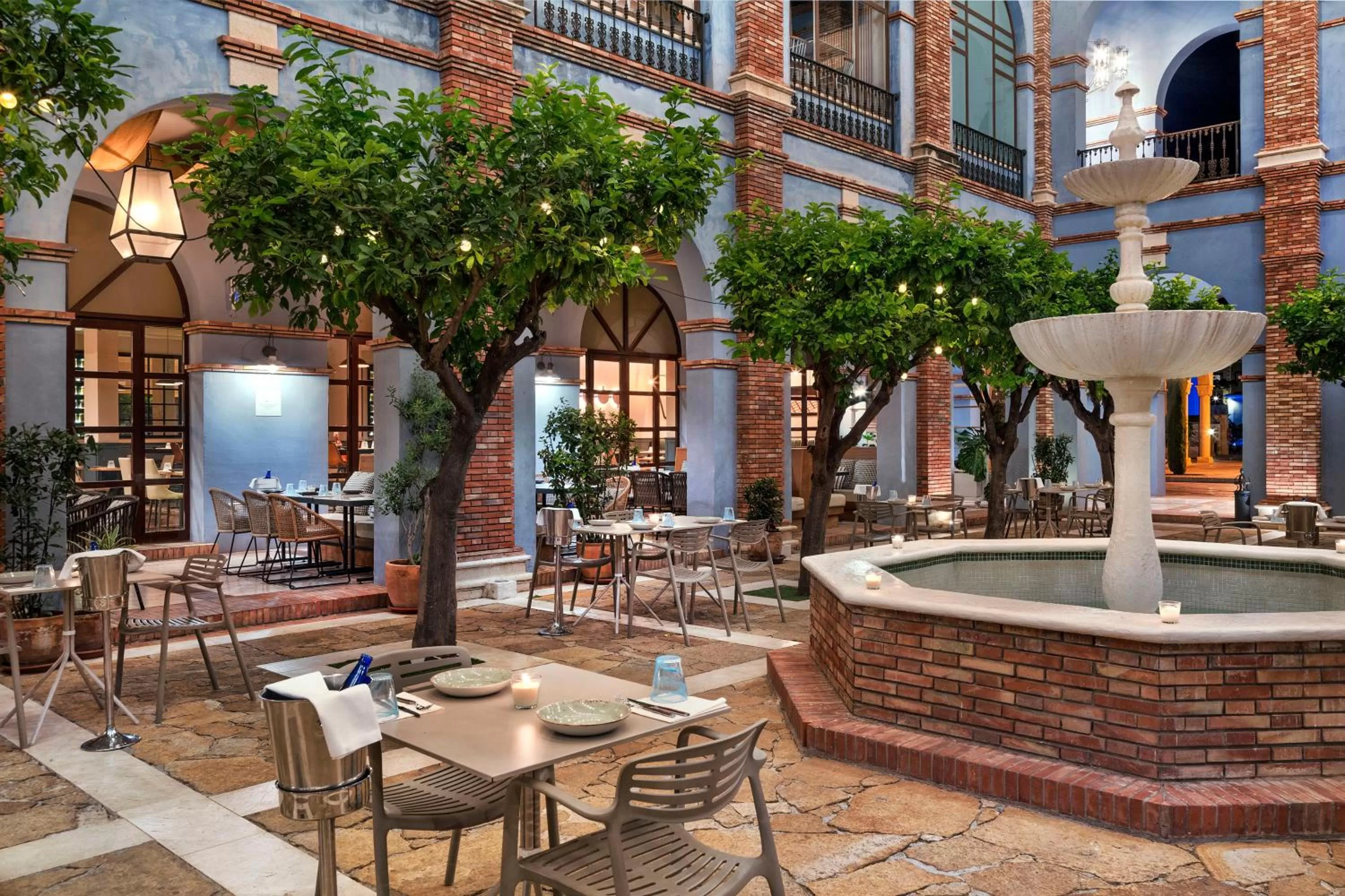 Restaurant/places to eat in Melia Villaitana