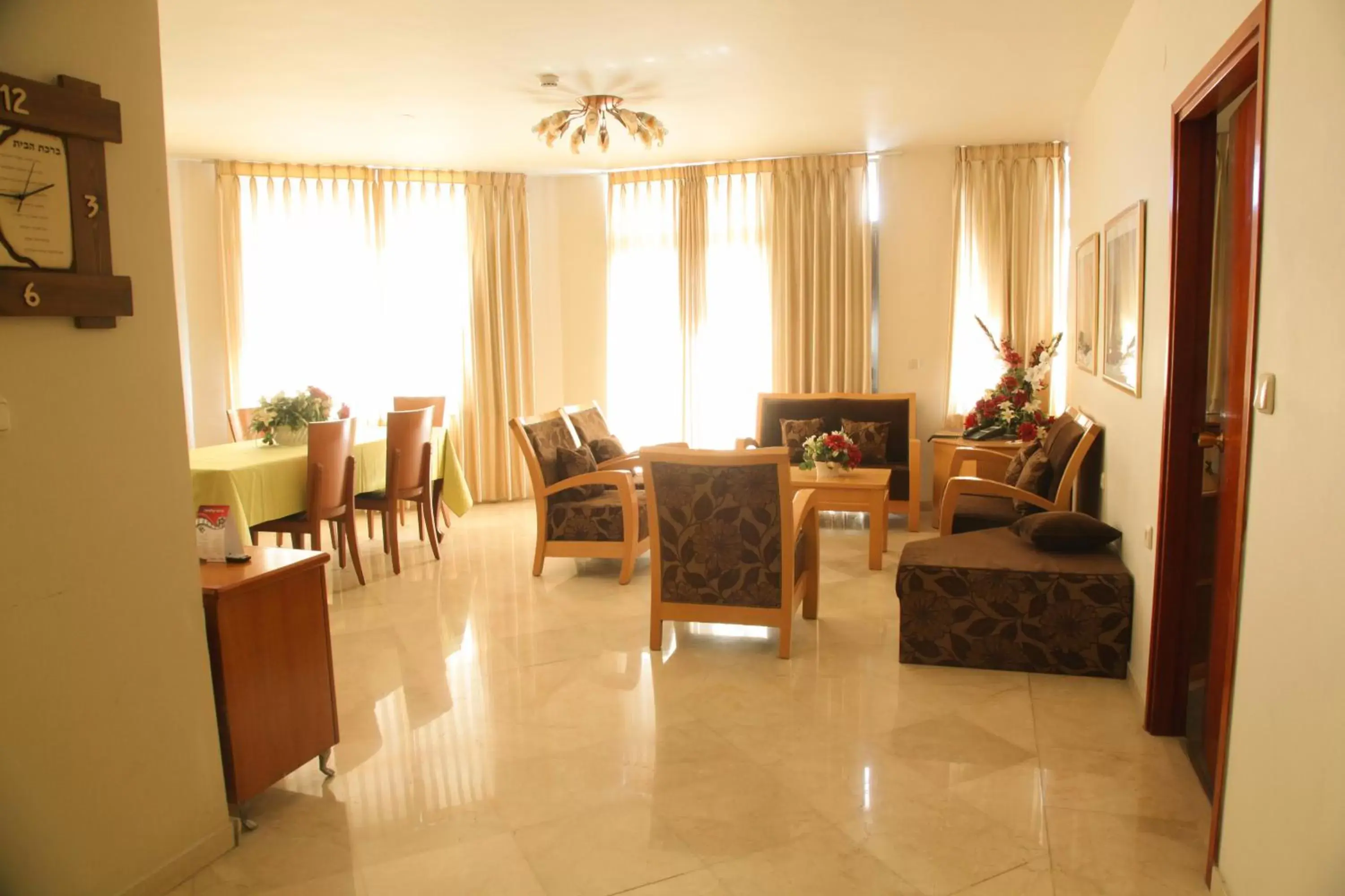 Seating area in Lev Yerushalayim Hotel