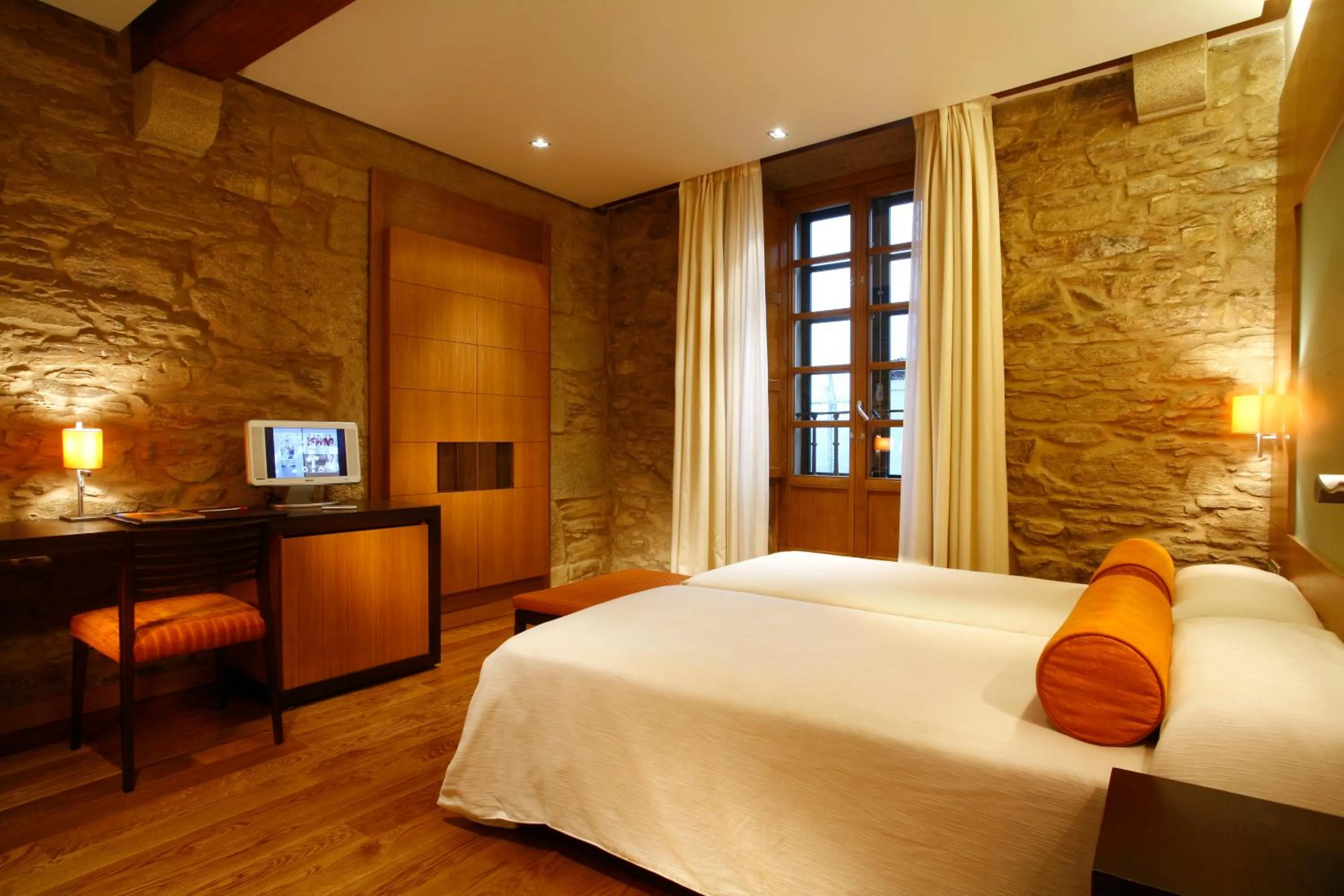 Photo of the whole room, Bed in Hotel Altaïr