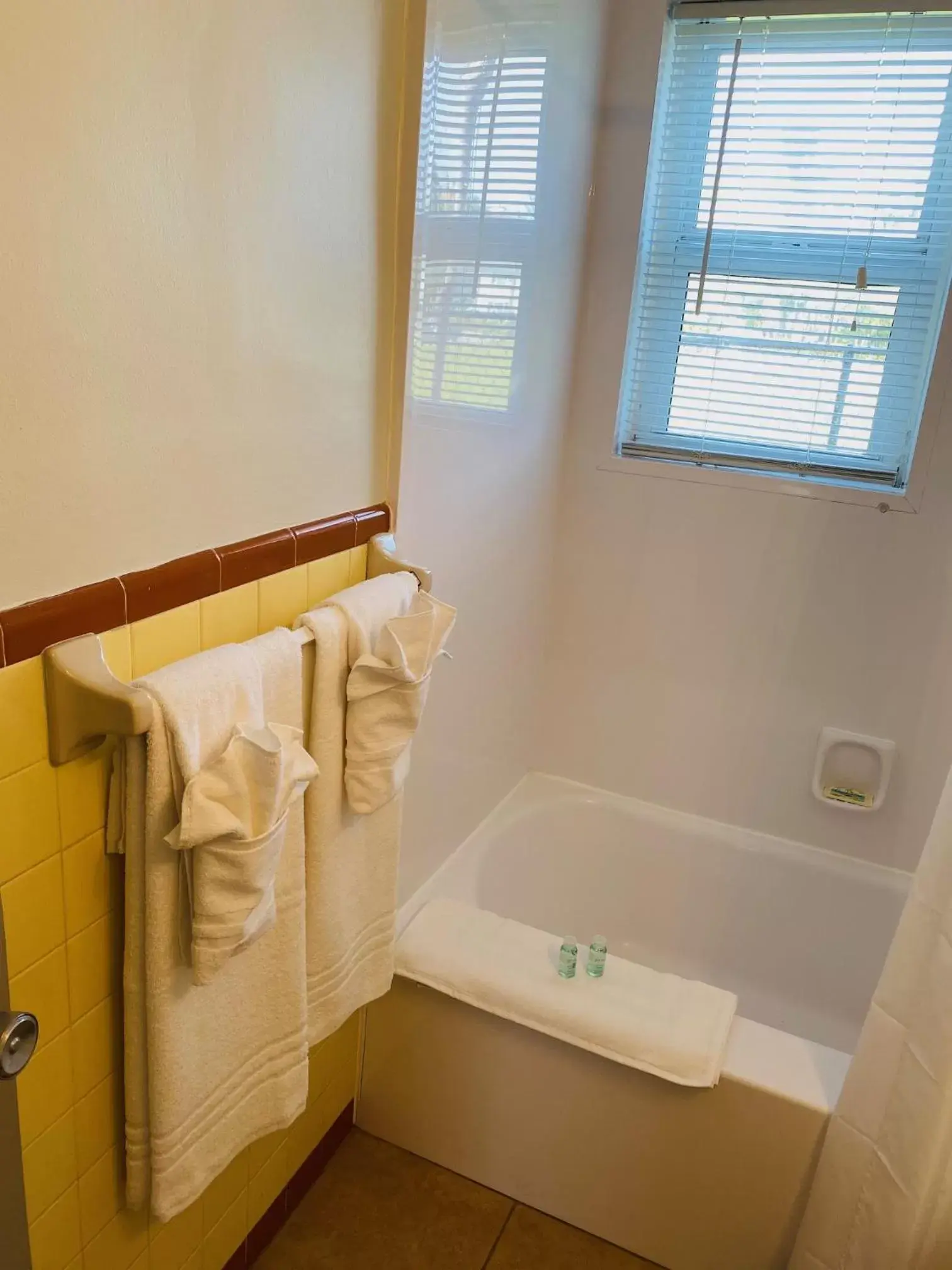 Bathroom in Rolo Beach Hotel