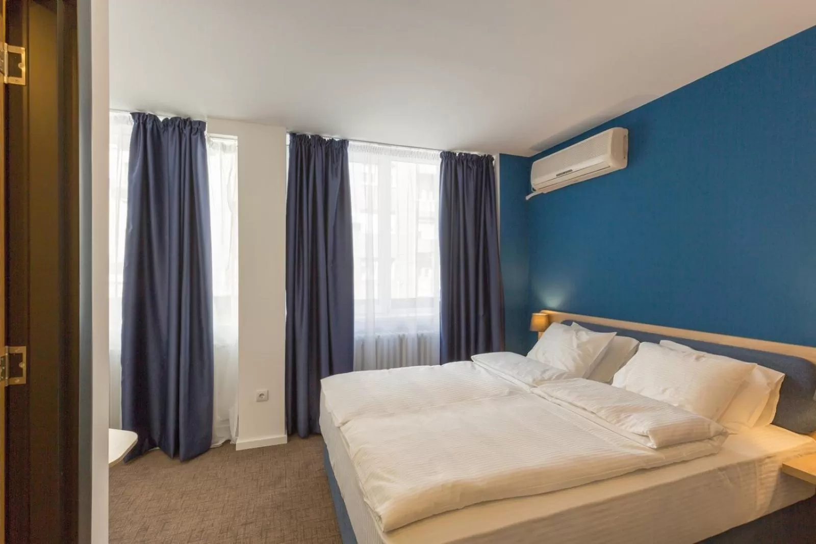 Bed in Premium Crown Suites