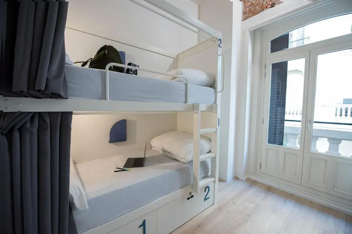 bunk bed, Bed in room007 Gran Vía Hostel