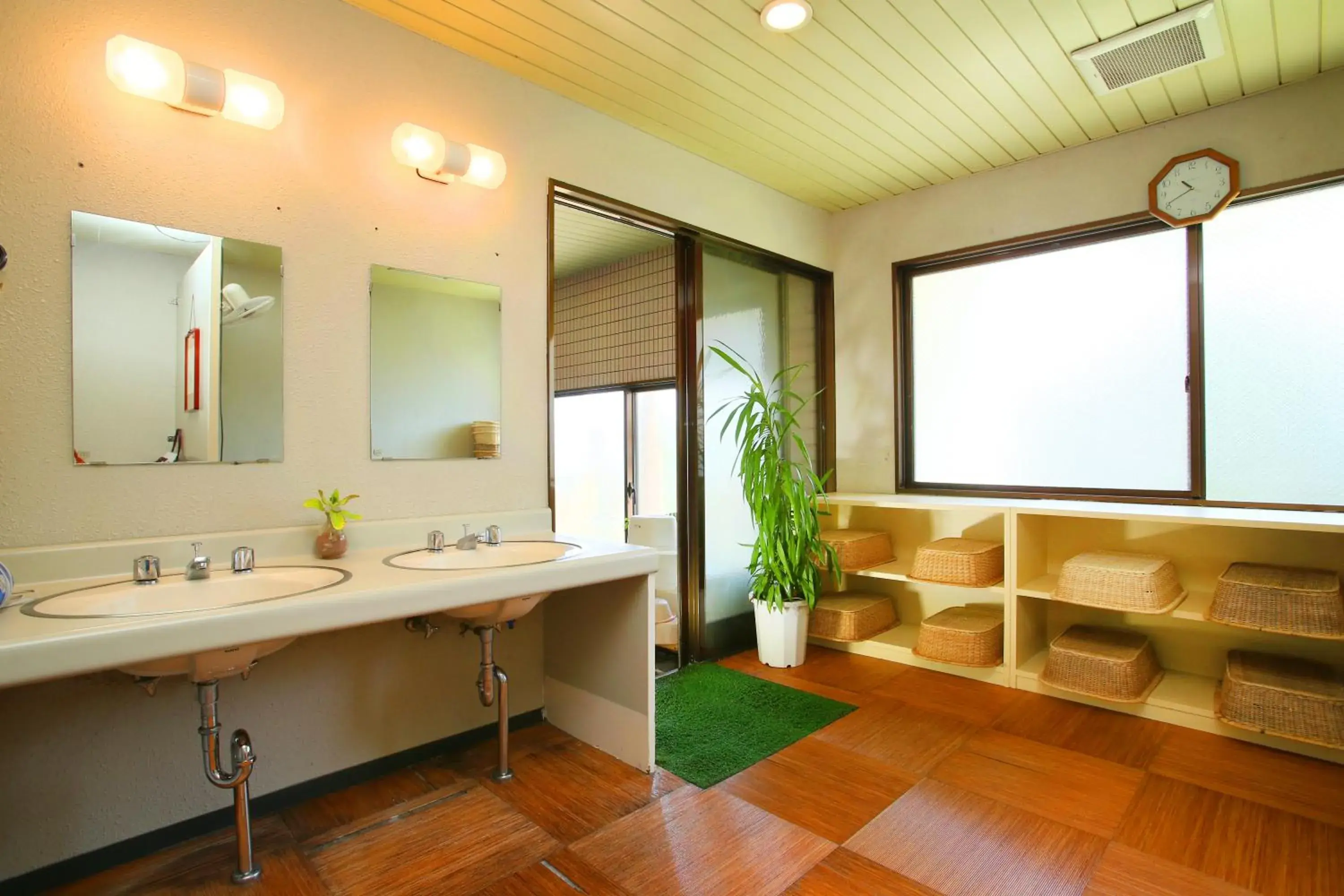 Hot Spring Bath, Bathroom in Hotel Silk In Madarao
