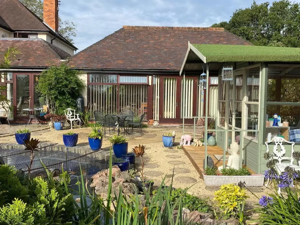 Patio in Orchard Side Bed and Breakfast