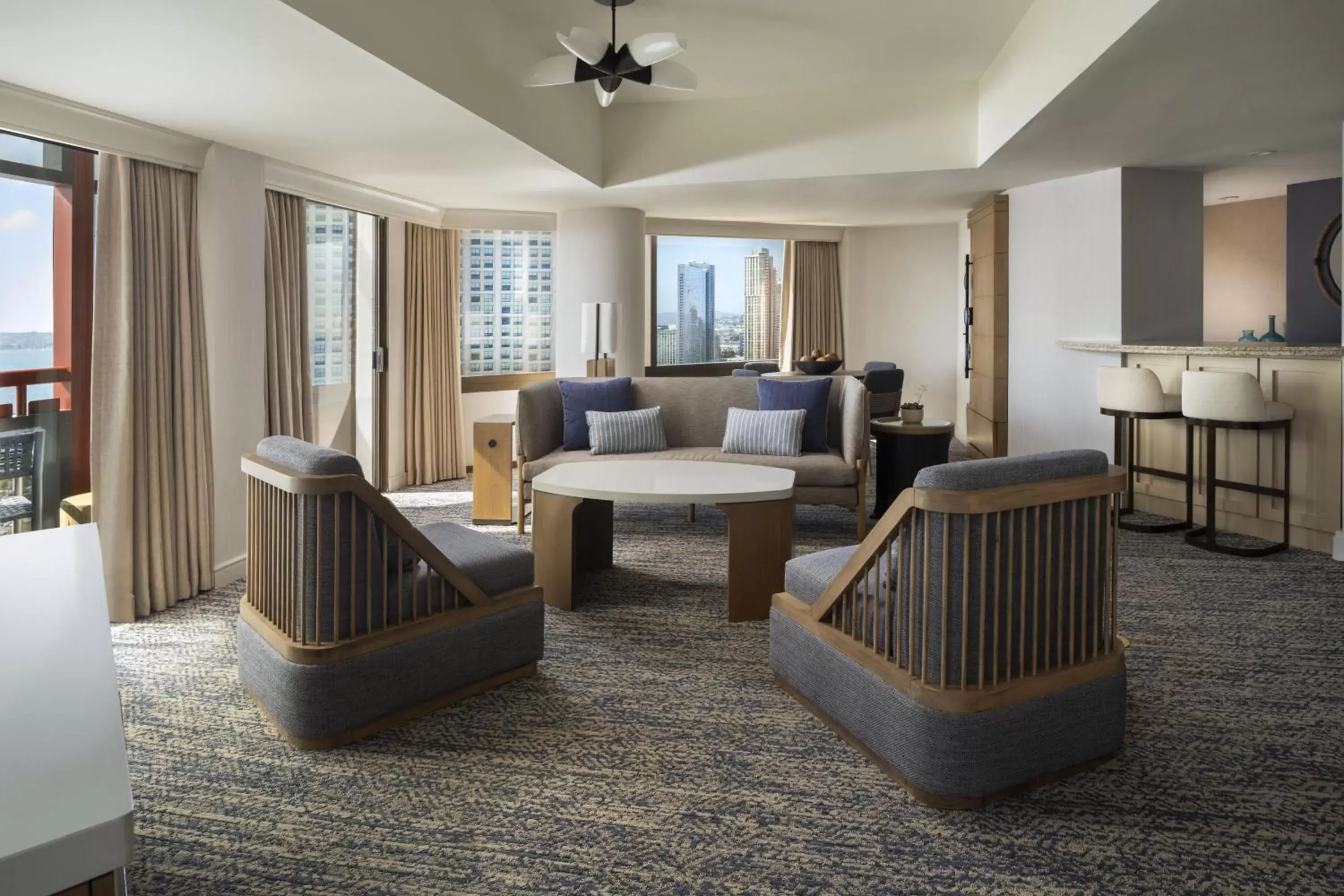 Photo of the whole room, Seating Area in San Diego Marriott Marquis and Marina