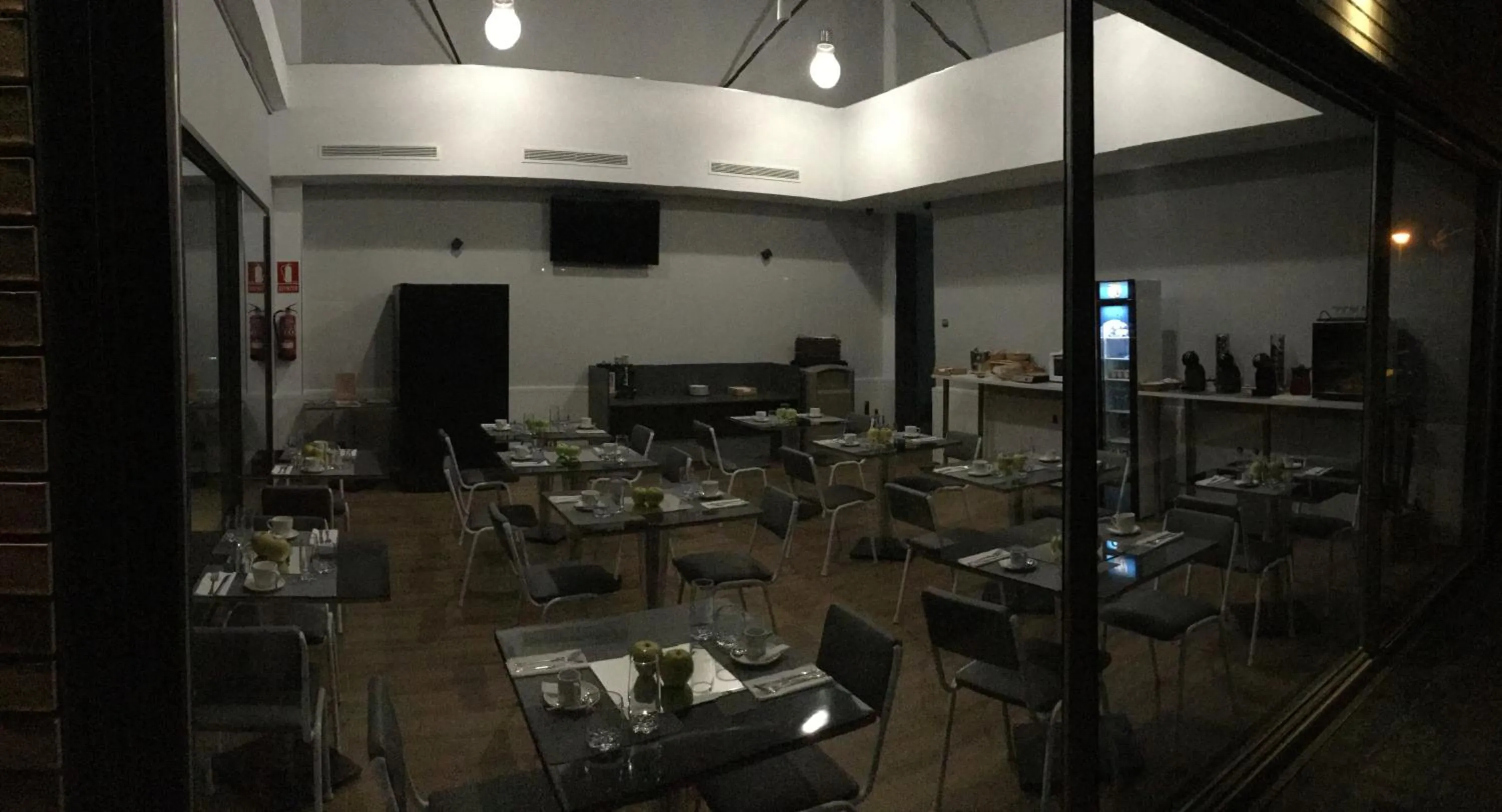 Communal lounge/ TV room in H La Cabaña