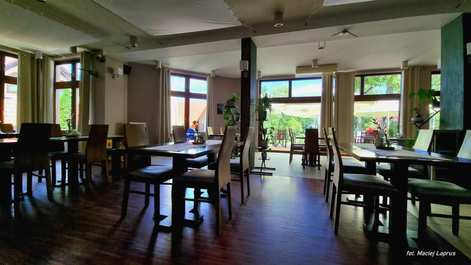 Restaurant/places to eat in Vertigo Narie