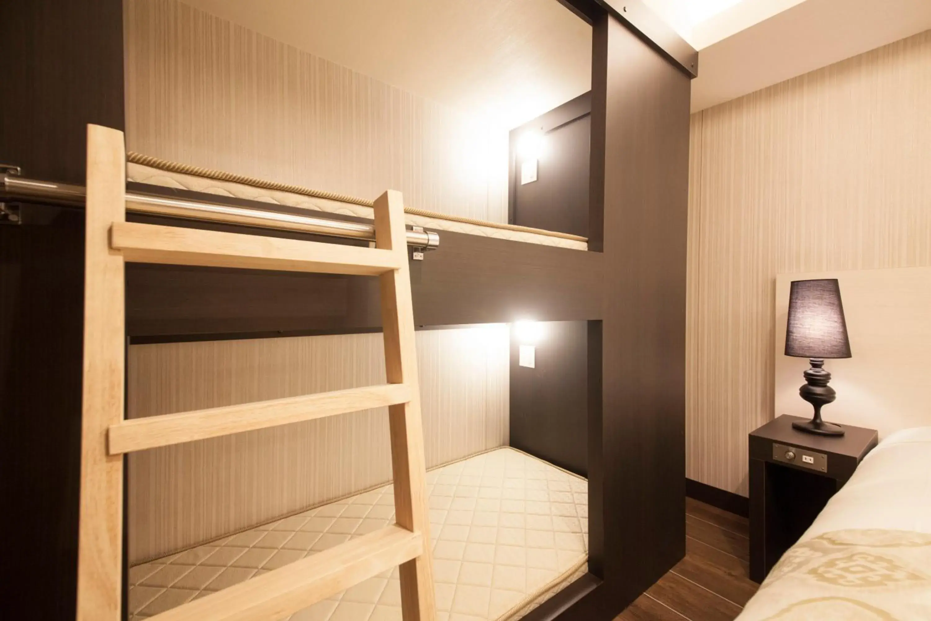 Photo of the whole room, Bed in The Centurion Classic Akasaka Photo of the whole room, Bed in The Centurion Classic Akasaka