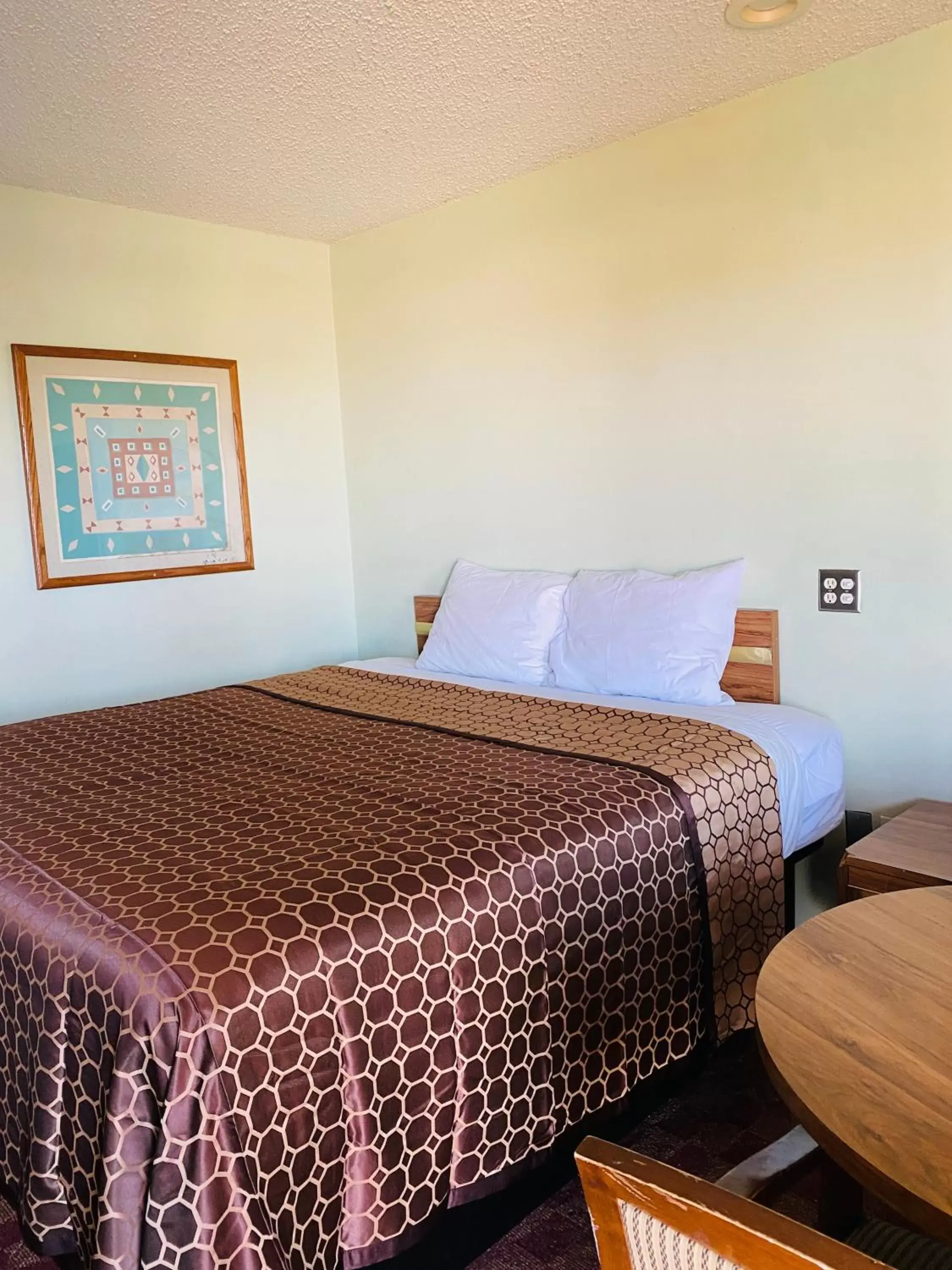 Bed in Coachway Inn Bed in Coachway Inn