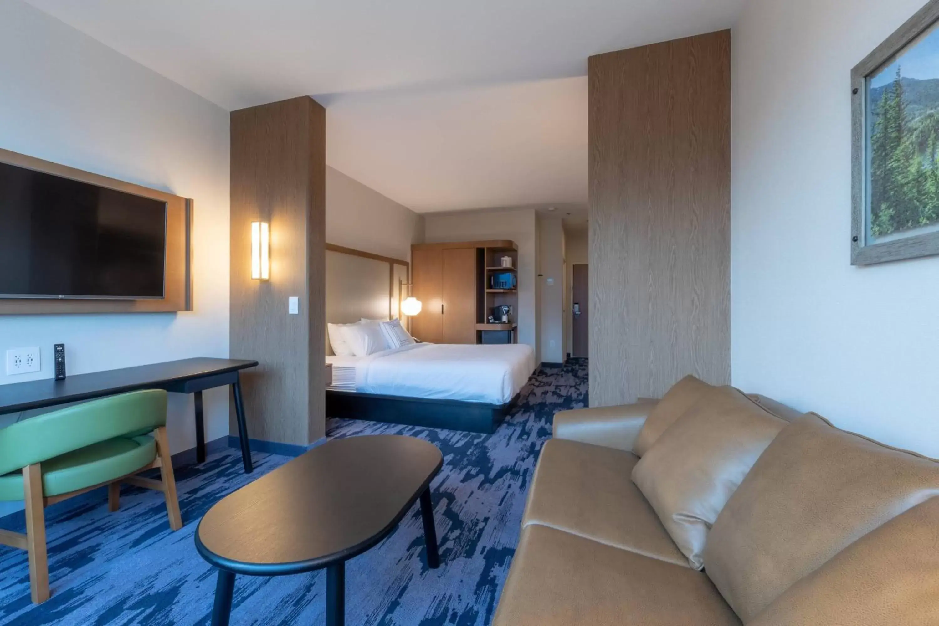 Bedroom, Seating Area in Fairfield by Marriott Inn & Suites Revelstoke