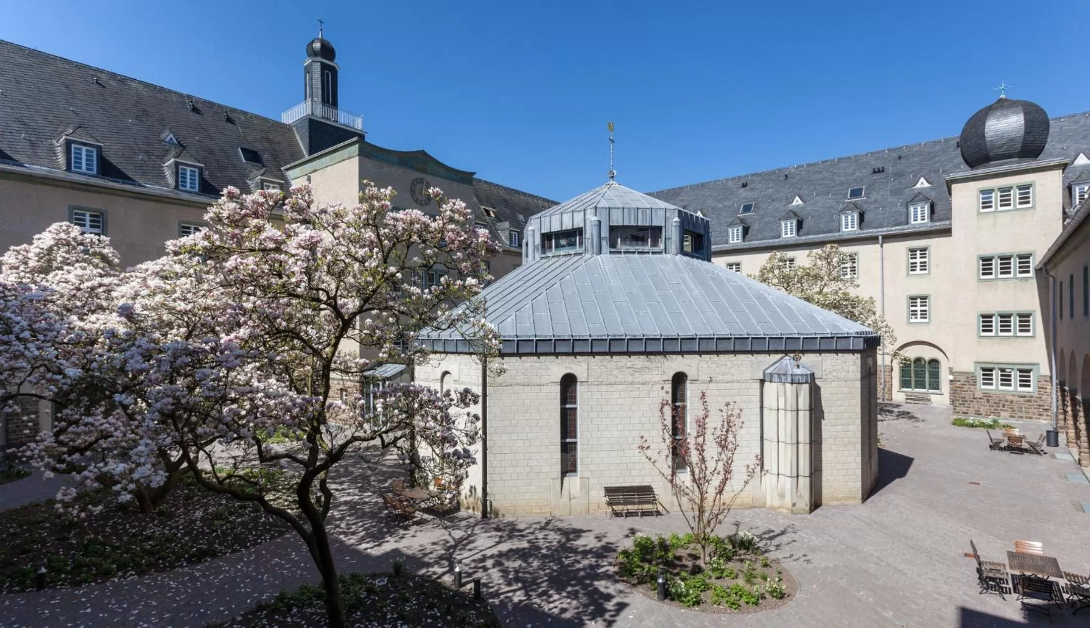 Patio in Kardinal Schulte Haus