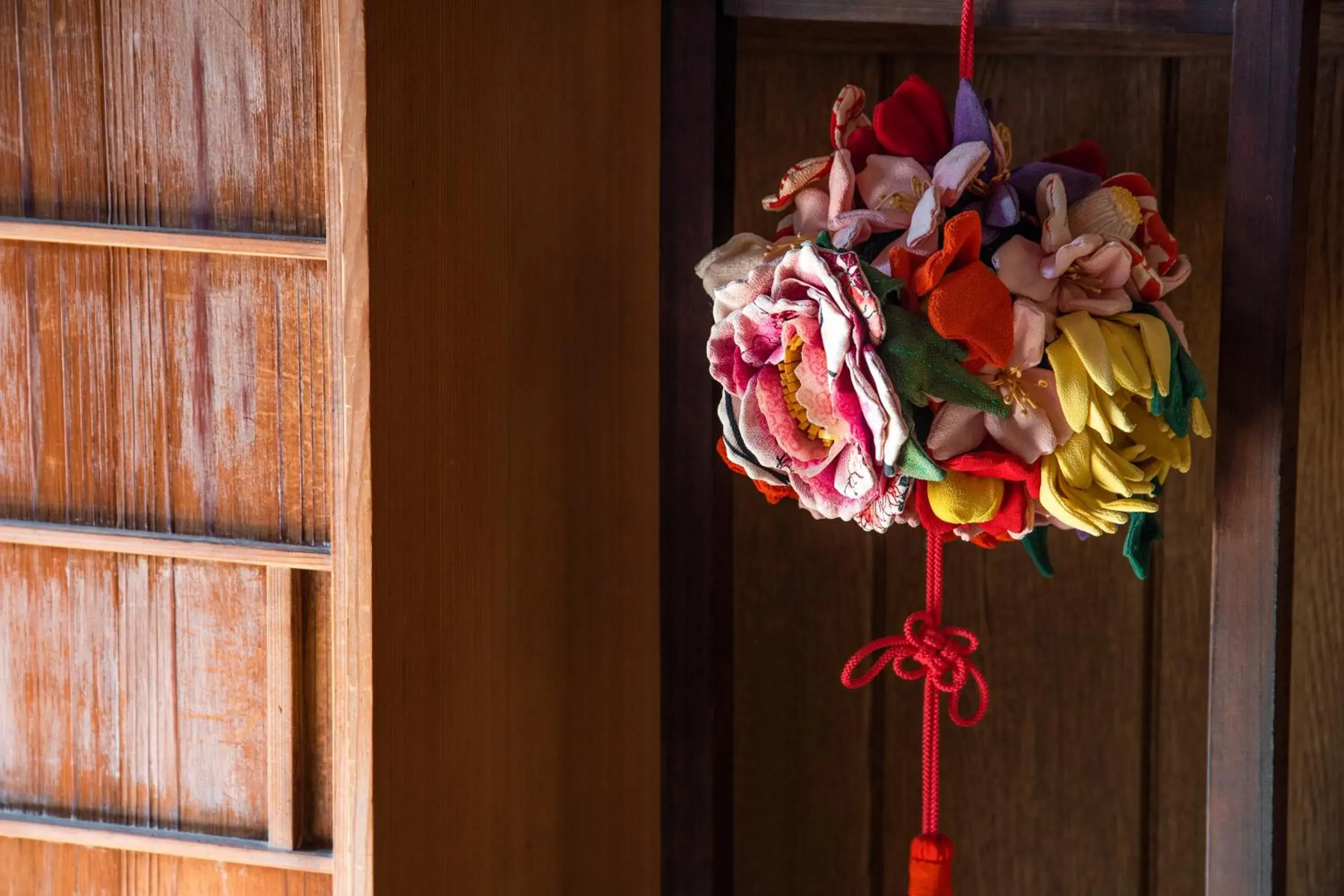 Decorative detail in Kadokyu Ryokan