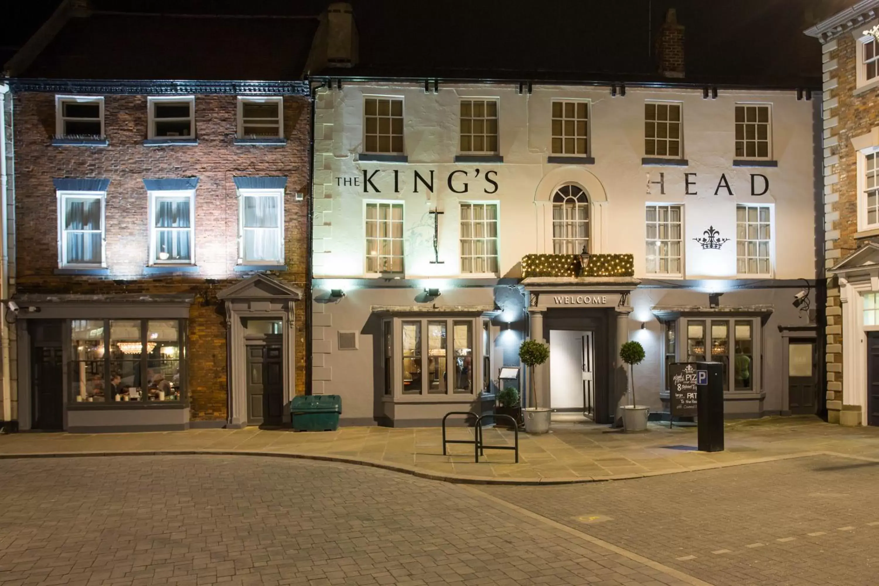 Facade/entrance in The King's Head