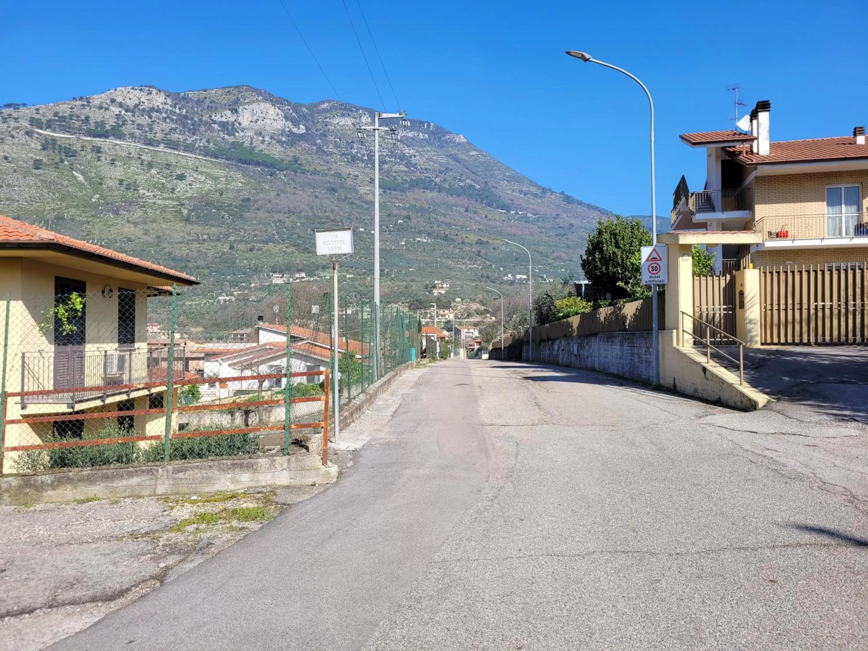 Alloggio turistico Magnifico Alessandro Valle Bernardo 04025 Lenola nei pressi di Fondi LT