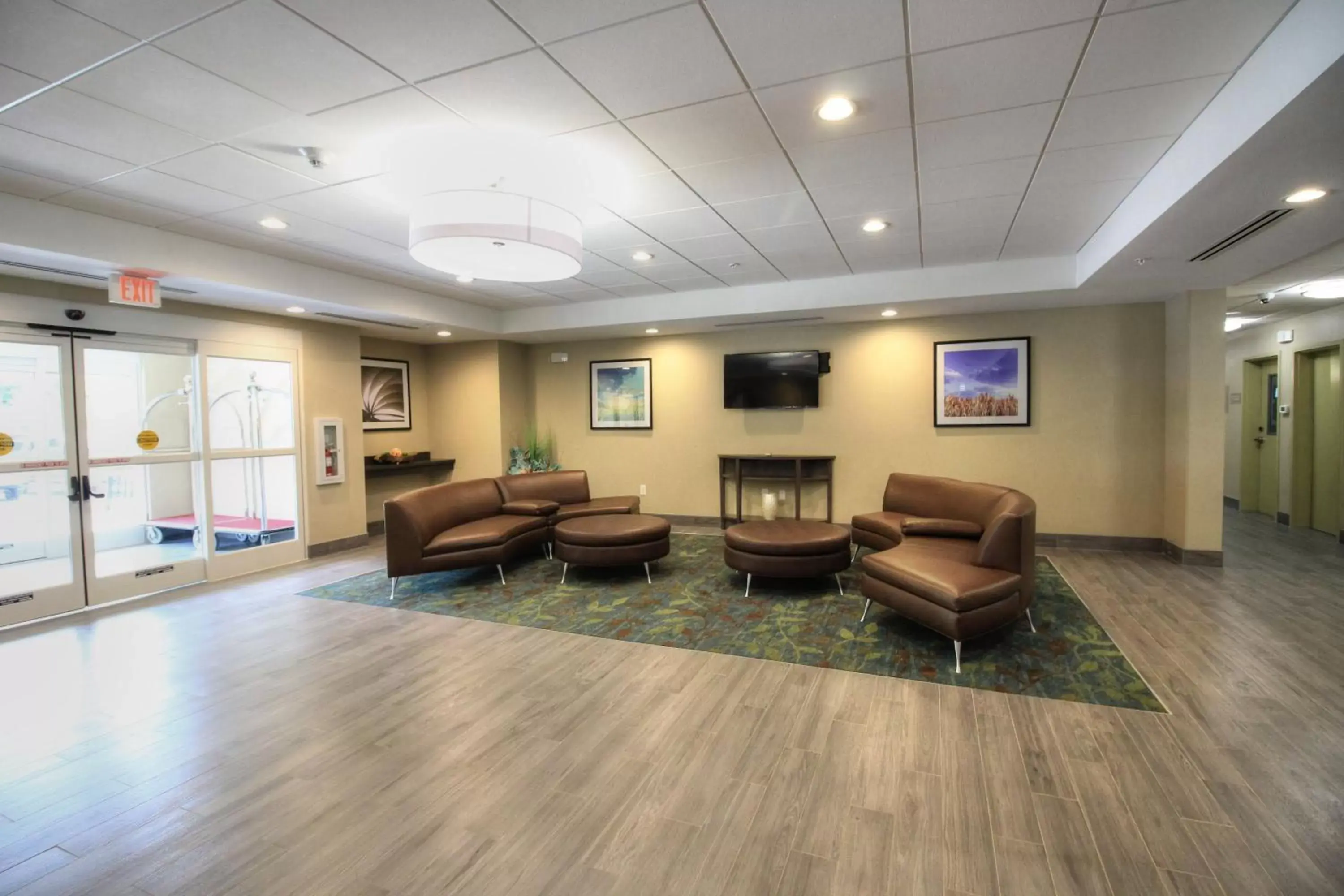 Property building, Lobby/Reception in Candlewood Suites - Memphis East, an IHG Hotel