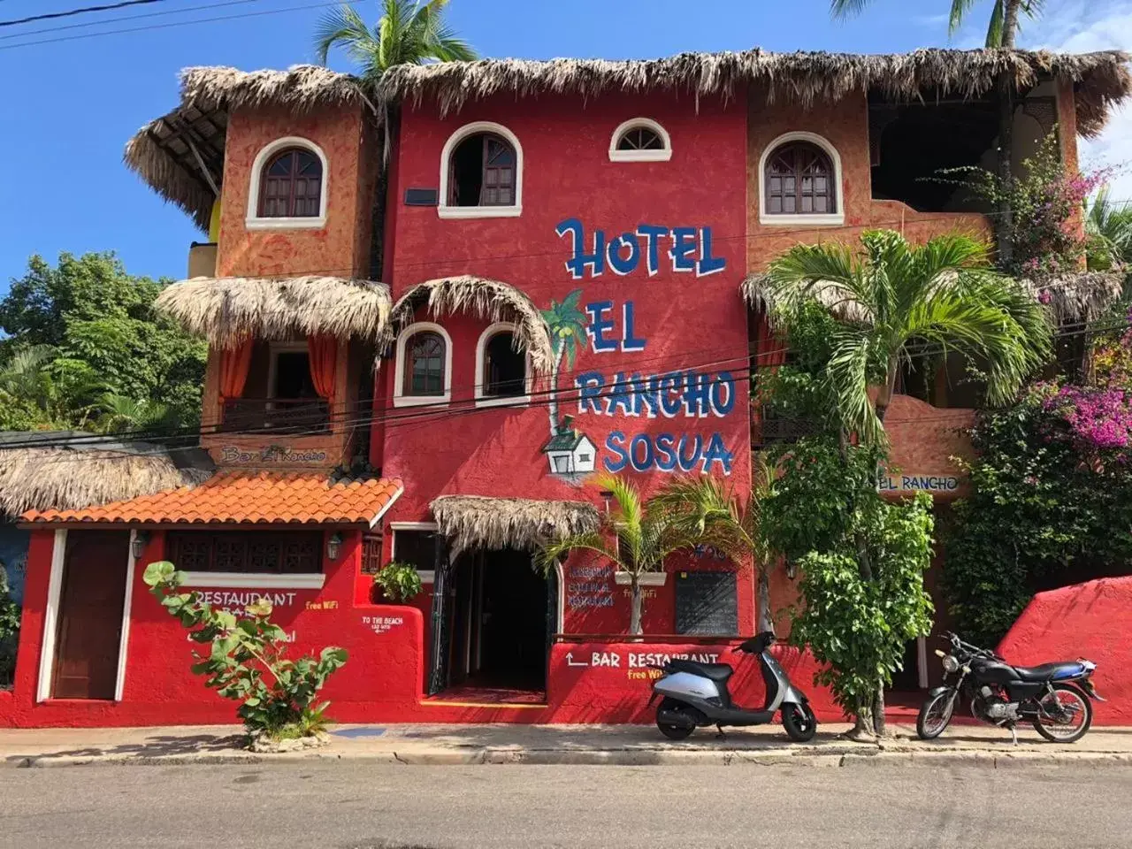Property building, Facade/Entrance in Hotel El Rancho Sosua