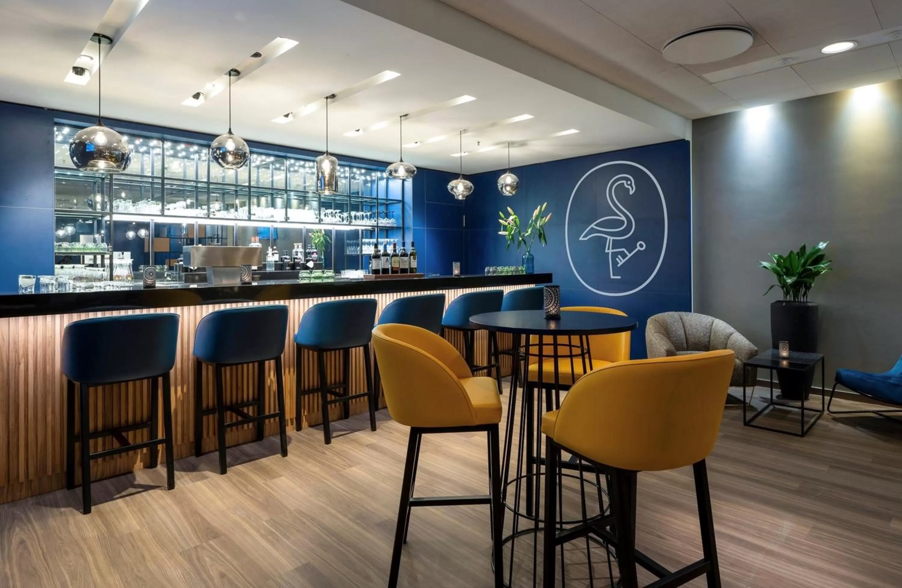 Lounge or bar in voco Dusseldorf Seestern by IHG