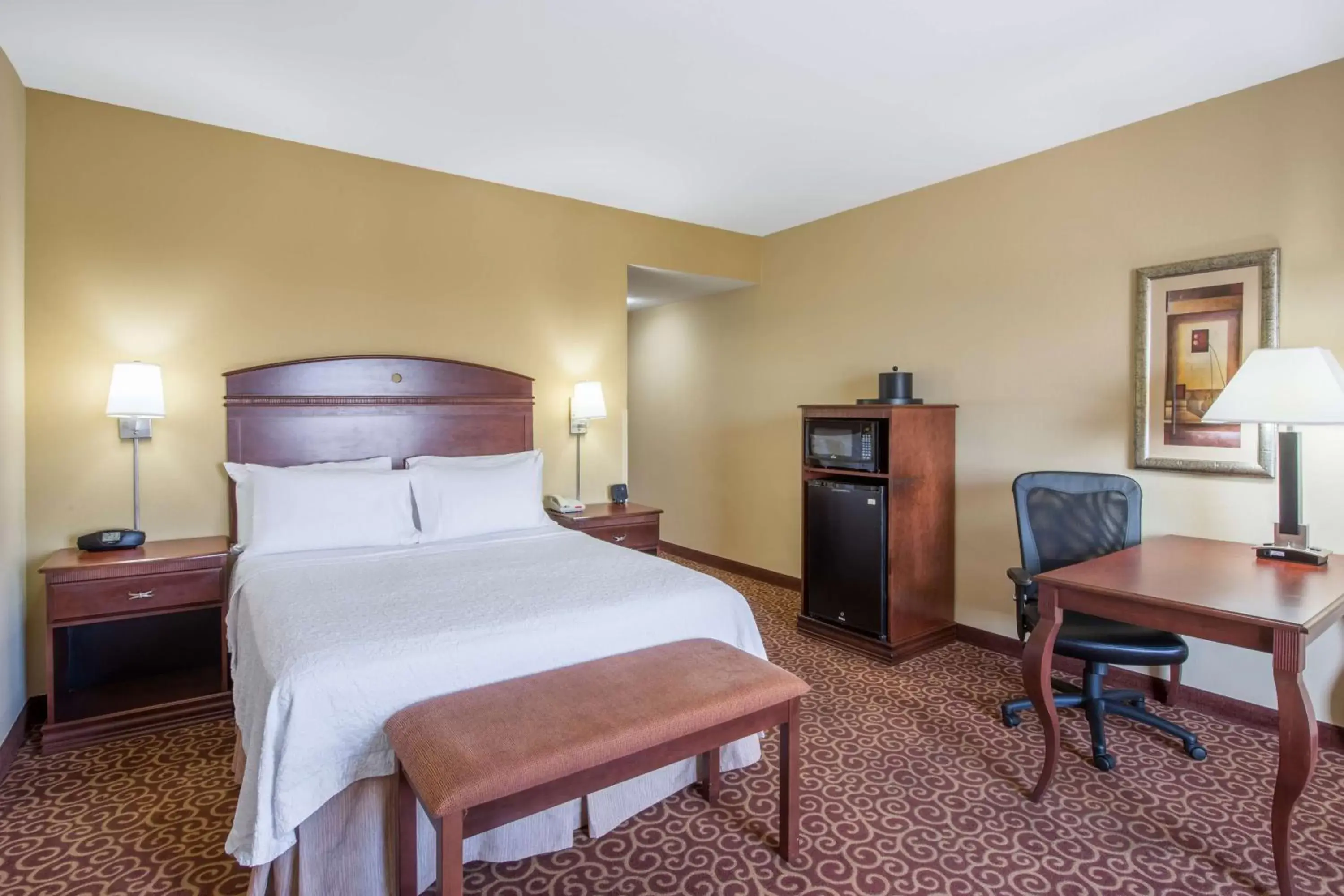 Bed in Hampton Inn & Suites Oklahoma City - South