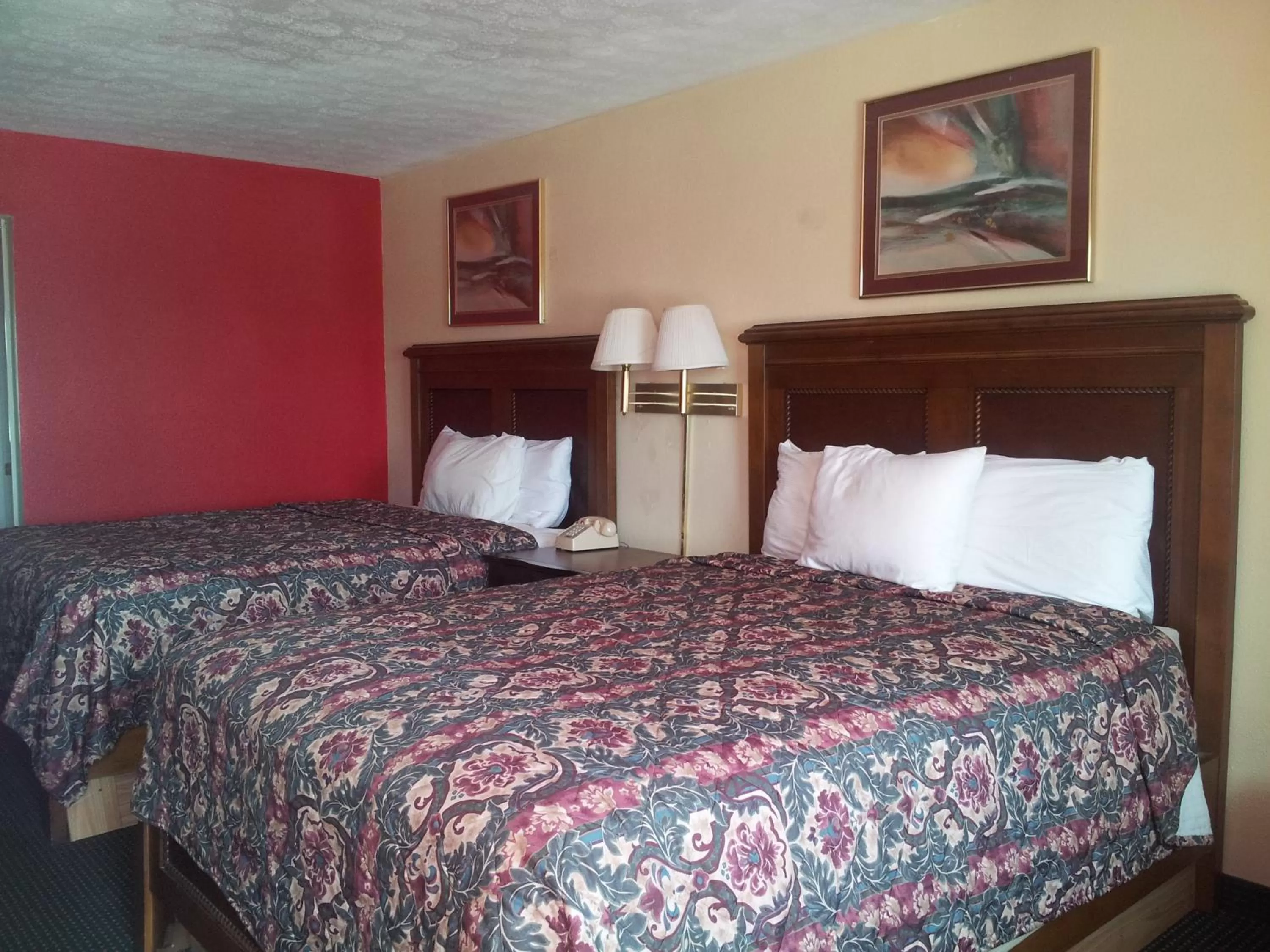 Queen Room with Two Queen Beds - Smoking in Garden Inn and Extended Stay