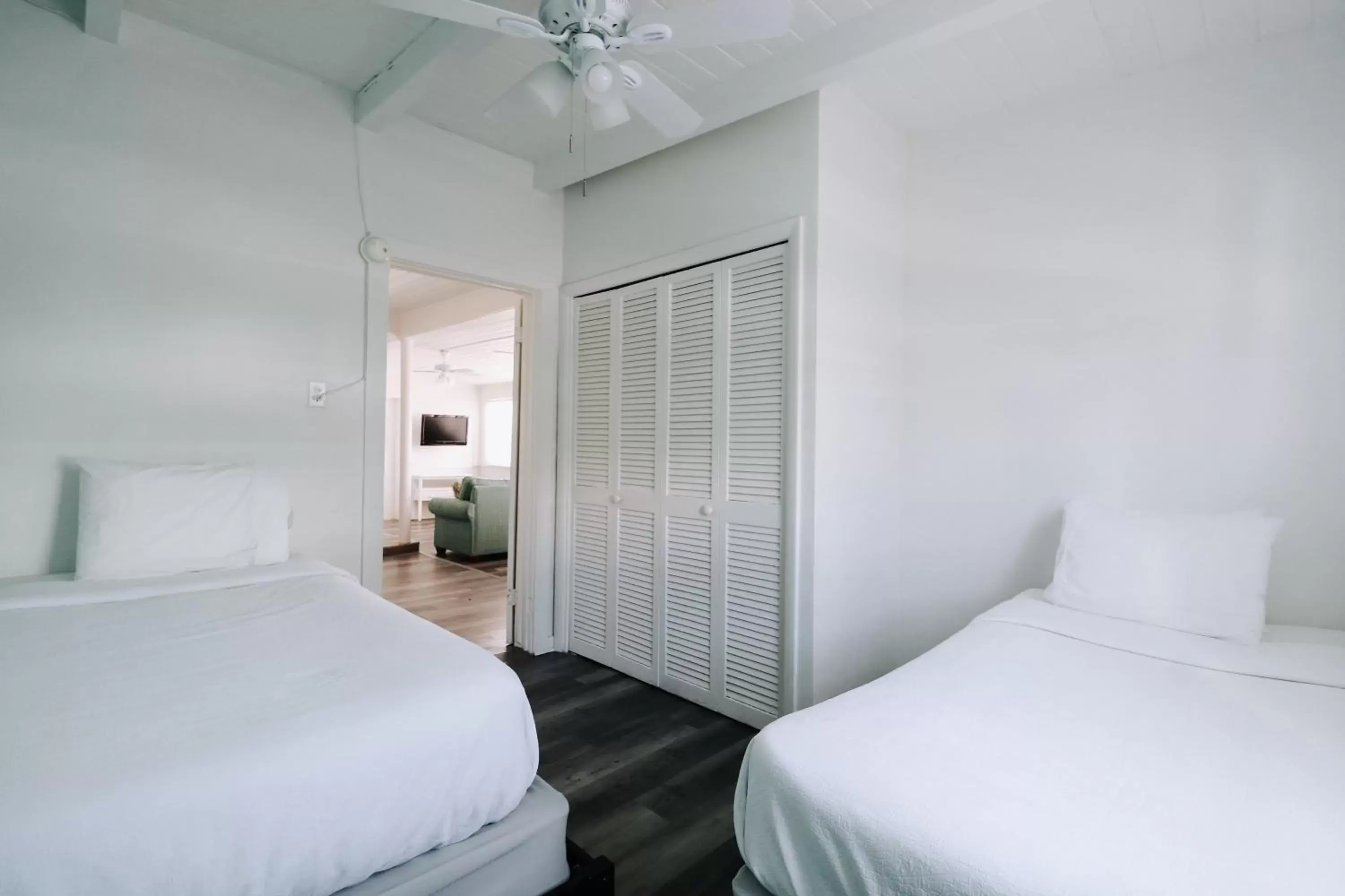 Bedroom, Bed in Drop Anchor Resort & Marina