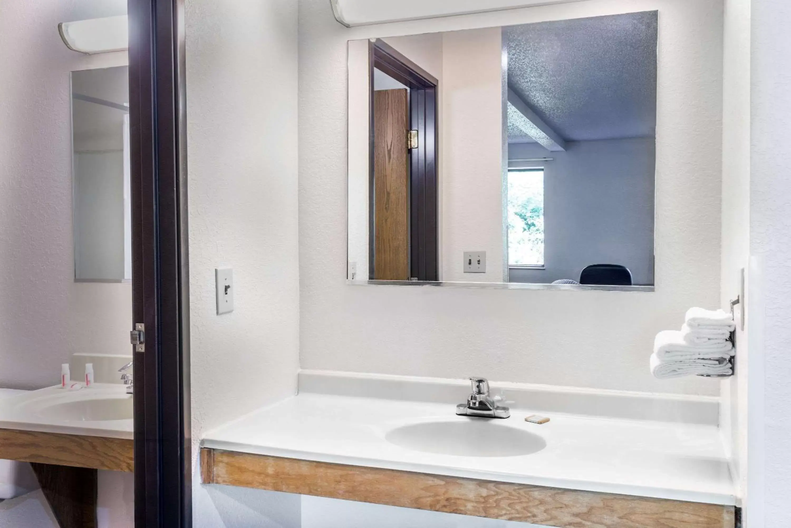 Bathroom in Super 8 by Wyndham Delmont