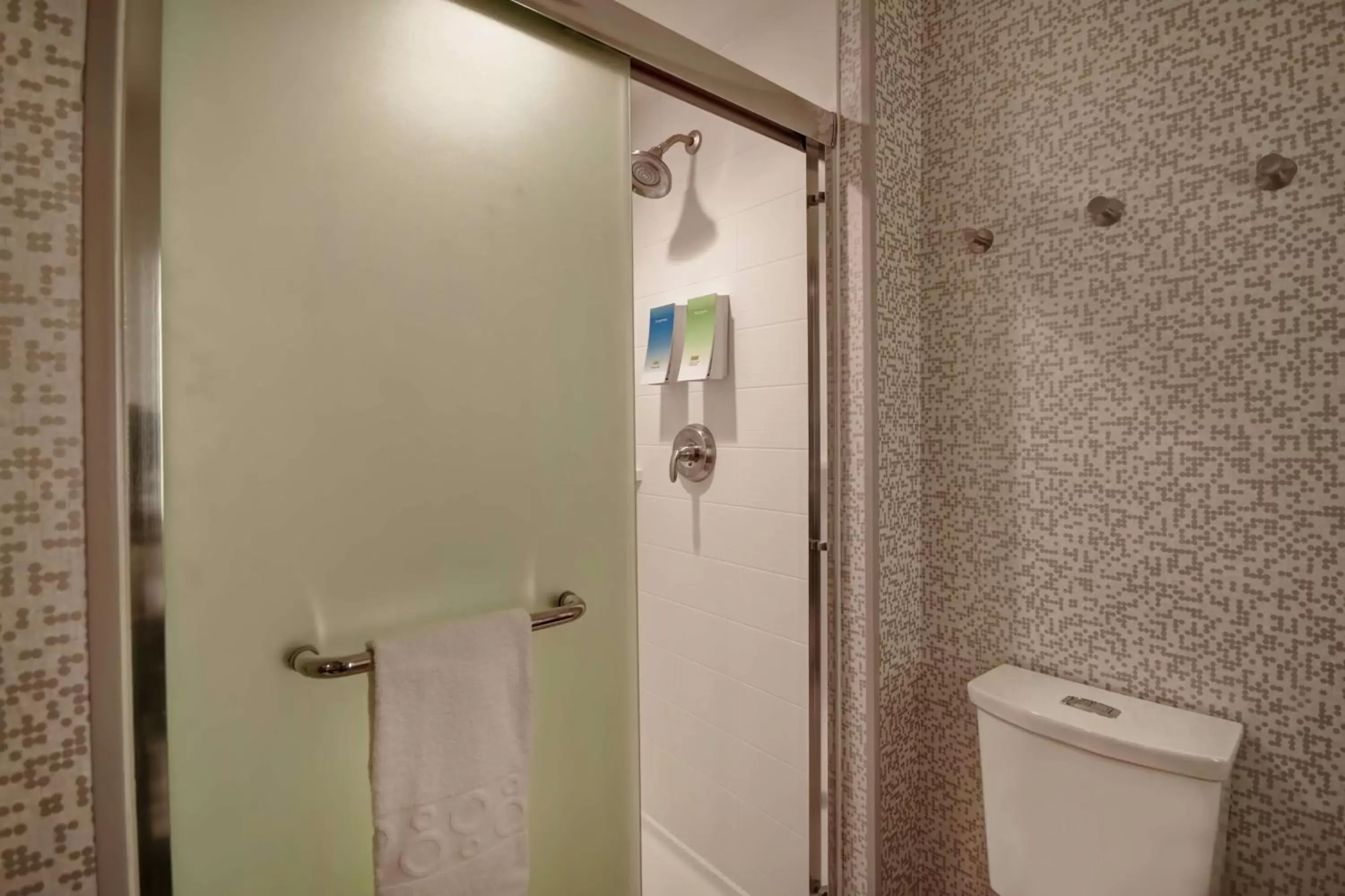 Bathroom in Home2 Suites By Hilton Shreveport
