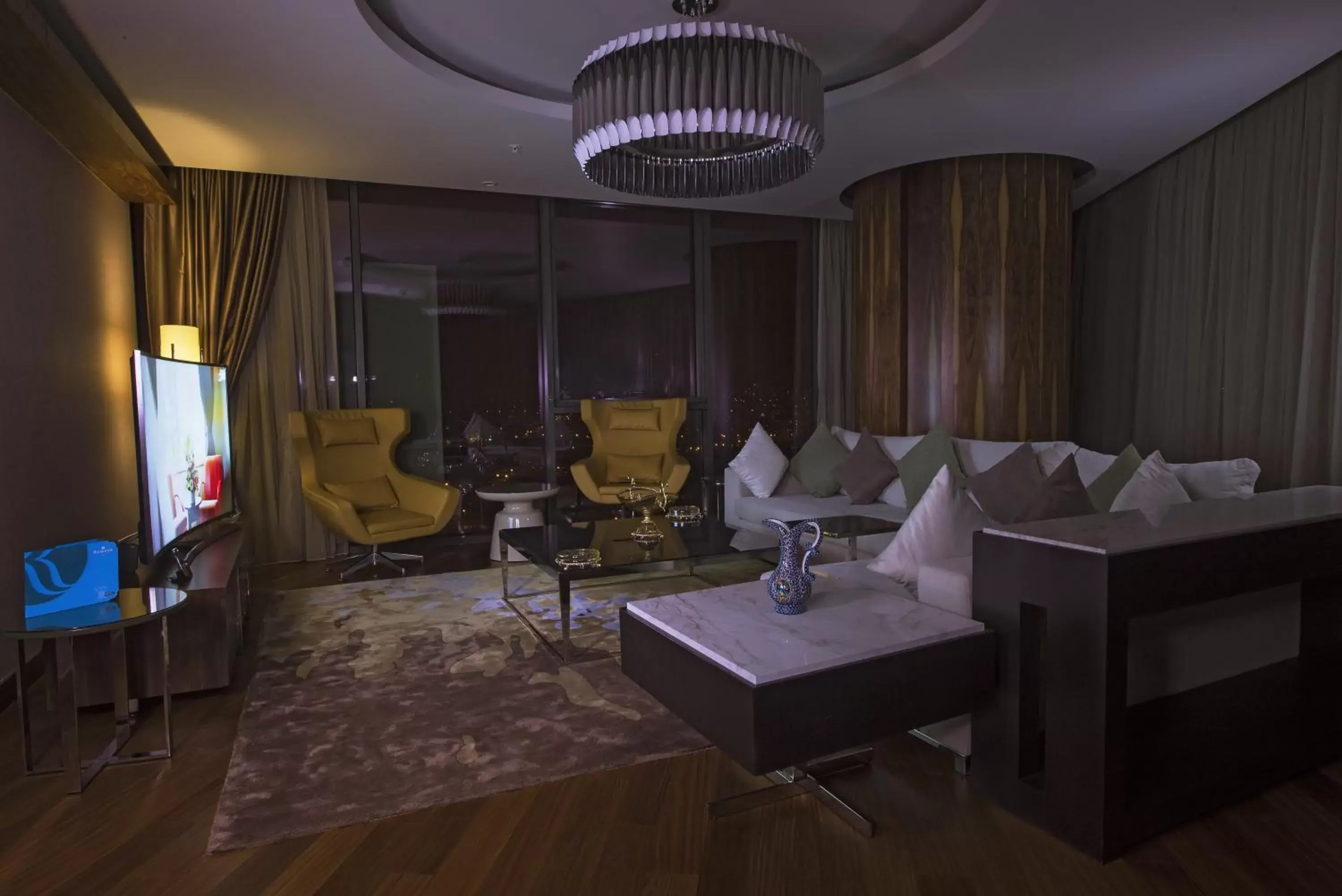 Living room, Restaurant/Places to Eat in Ramada Plaza By Wyndham Konya