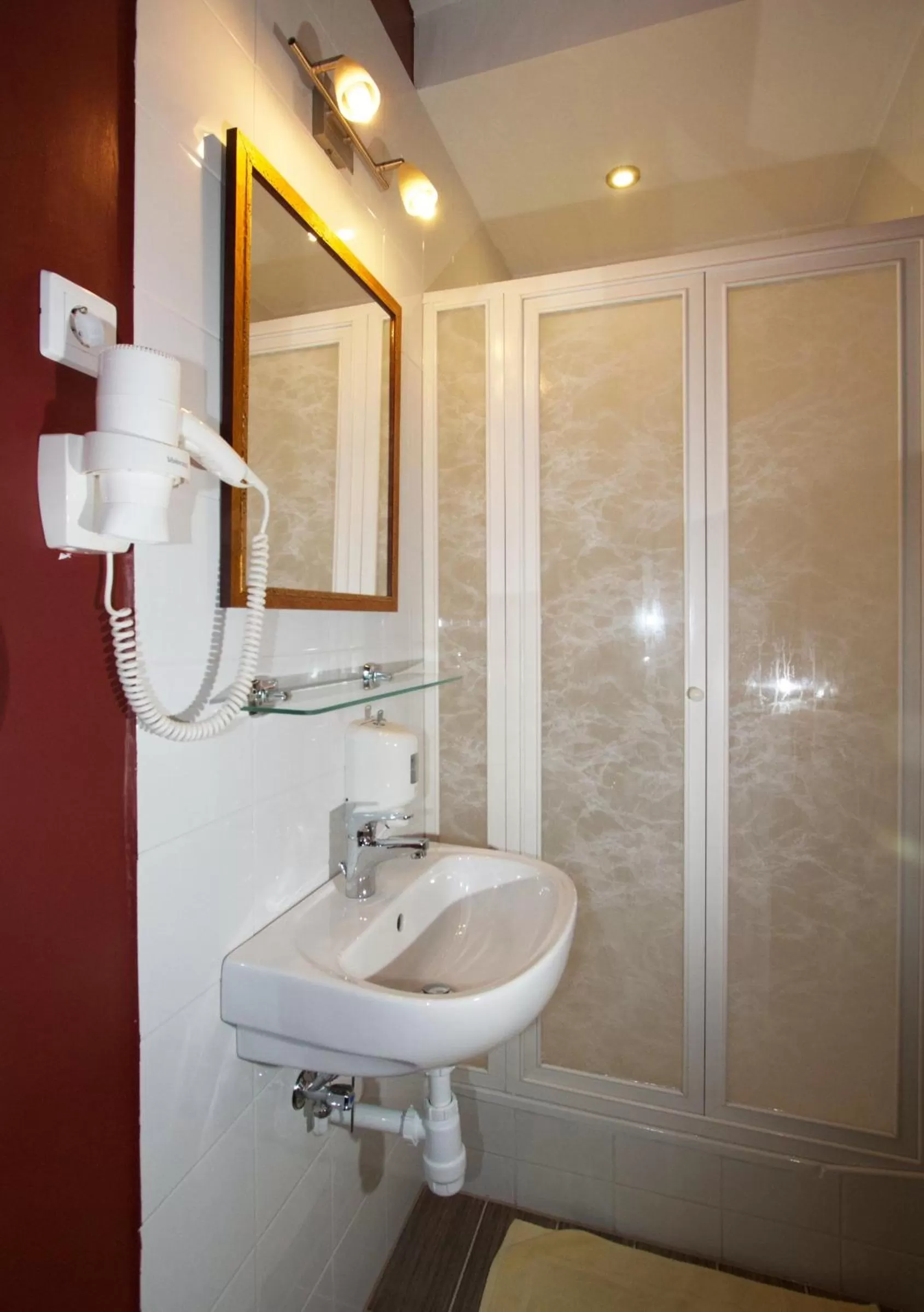 Bathroom in Teátrum Boutique Hotel