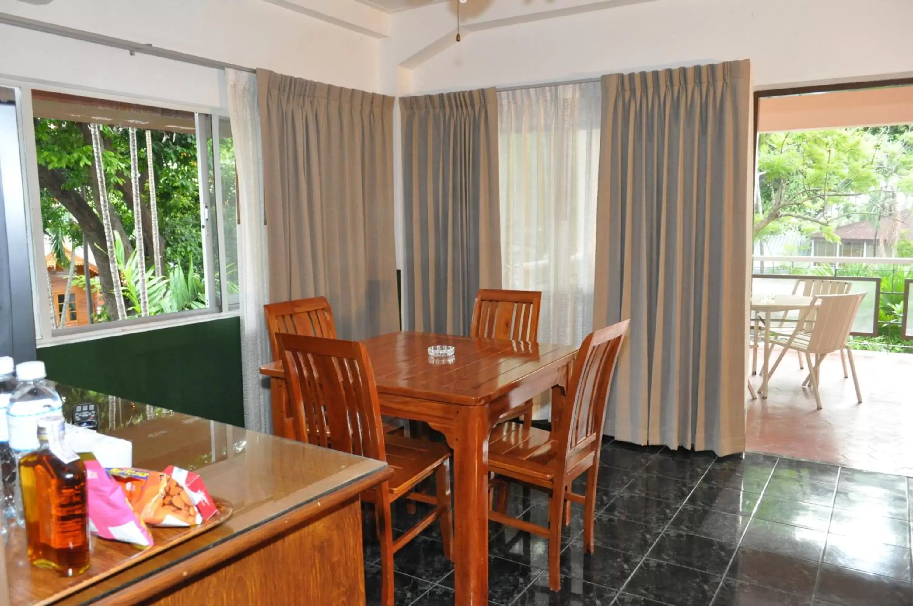 Dining Area in Basaya Beach Hotel & Resort