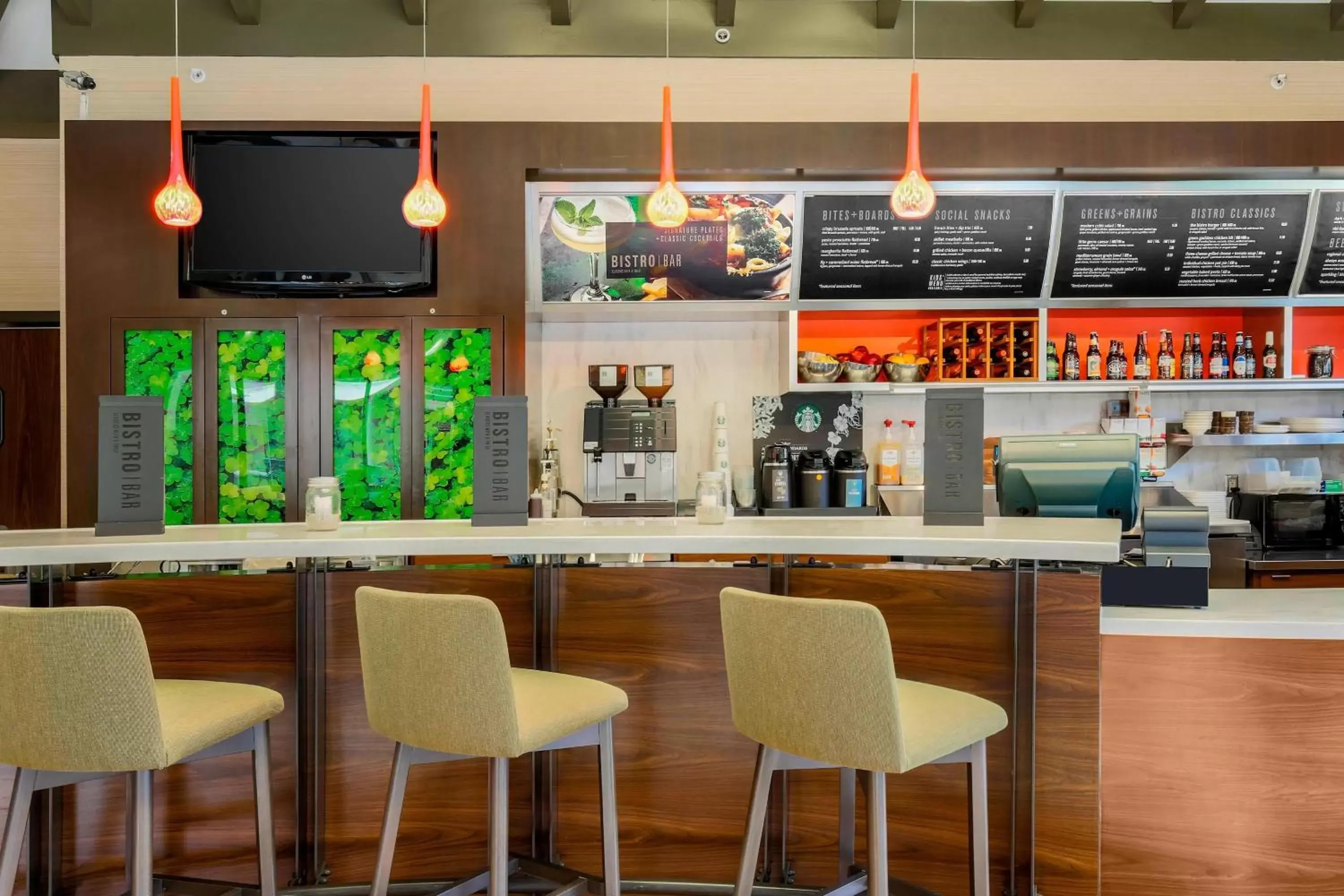 Restaurant/places to eat, Lounge/Bar in Courtyard by Marriott San Diego Del Mar/Solana Beach