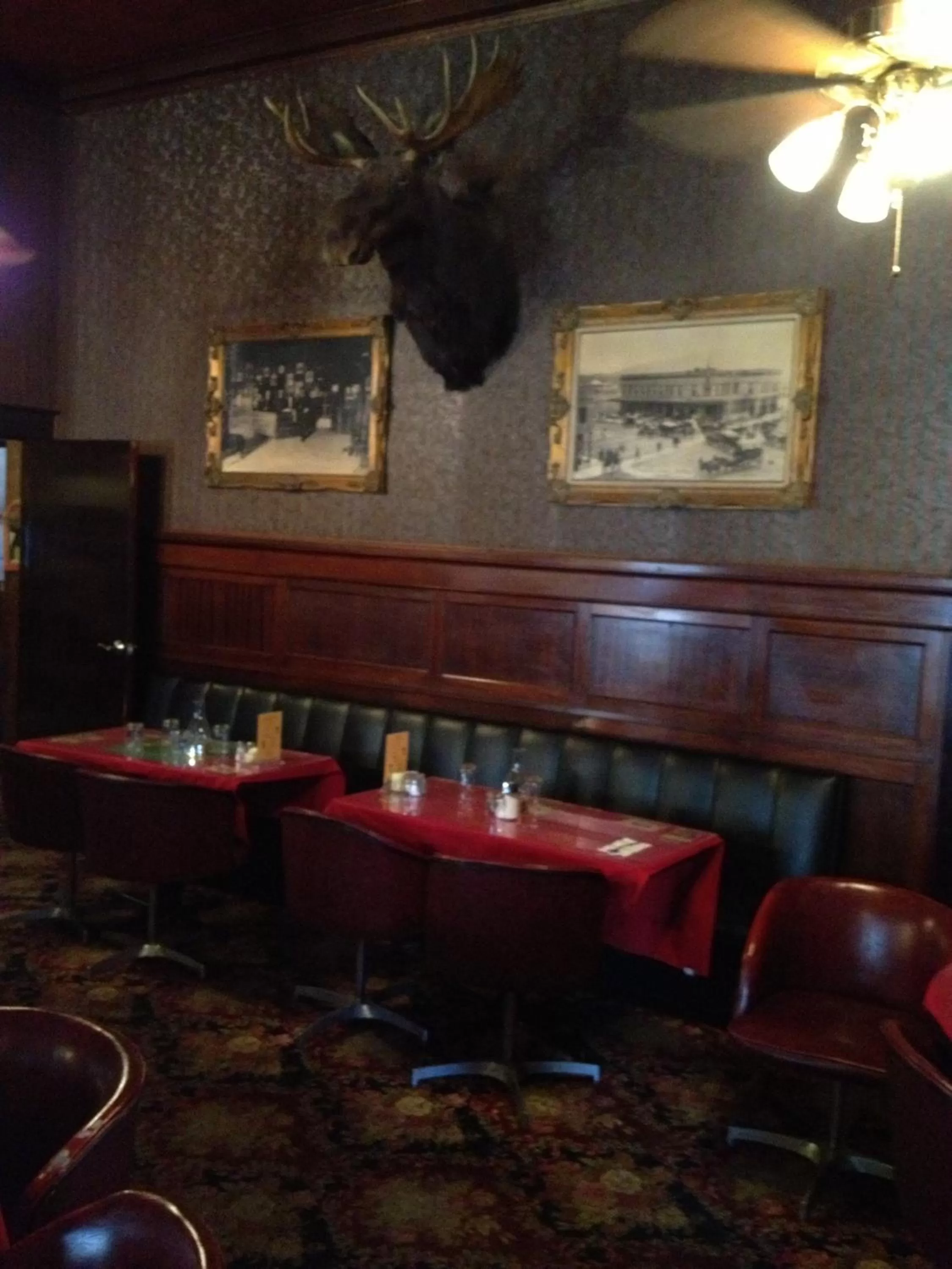 Restaurant/places to eat in Irma Hotel